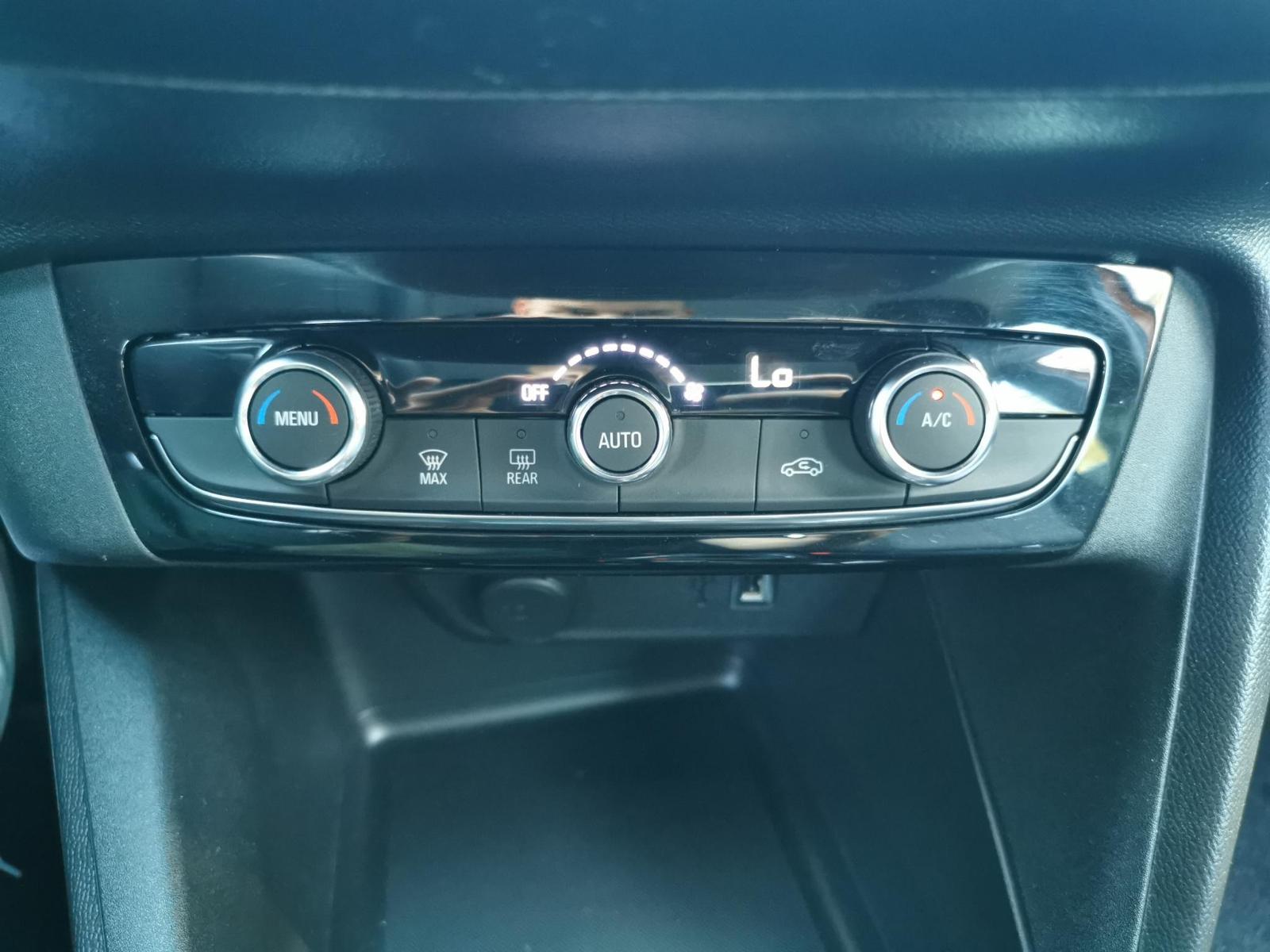 Fahrzeugabbildung Opel Corsa -e Edition*PDC hint.*Carplay*Allwetter*