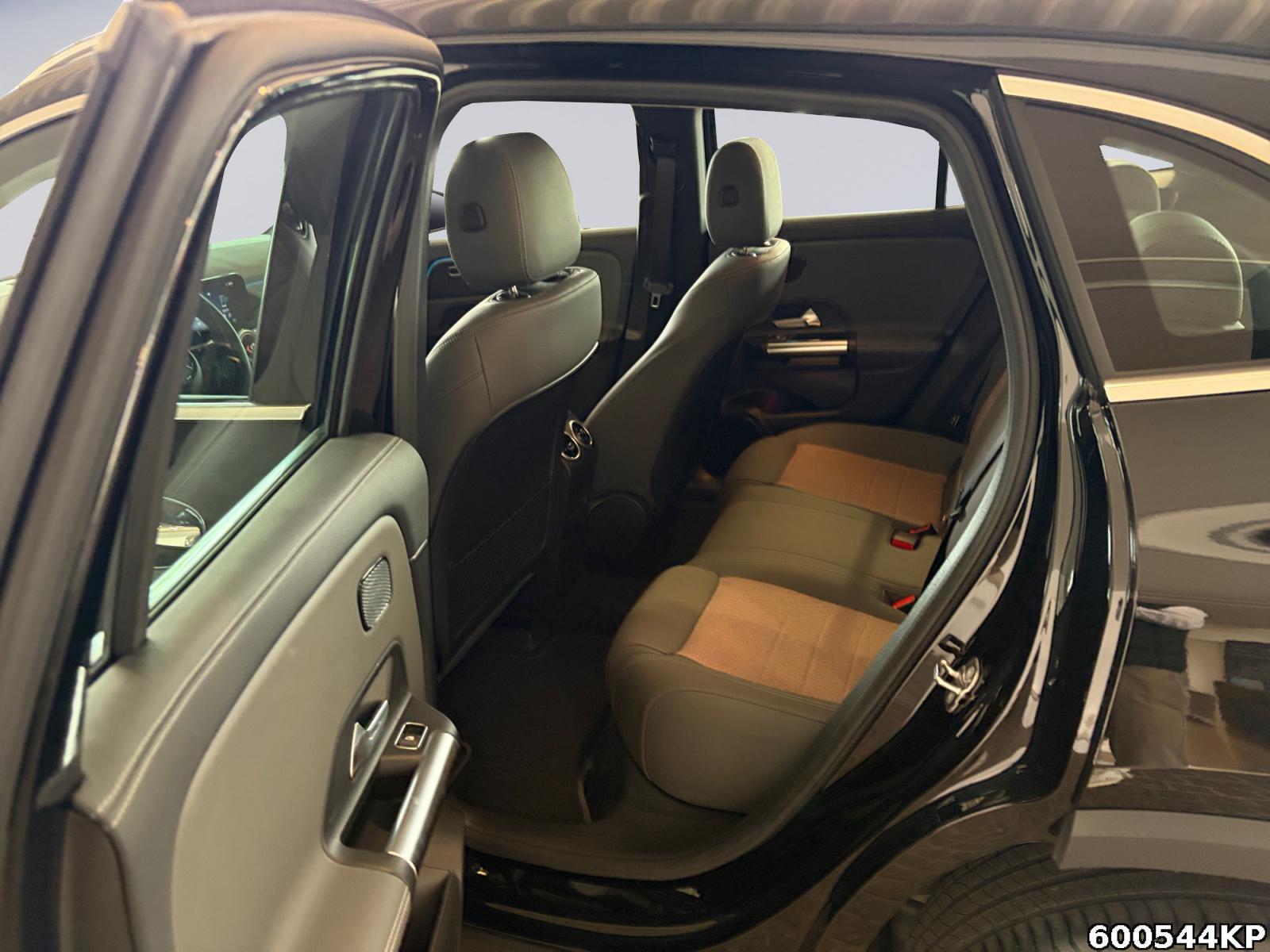 Fahrzeugabbildung Mercedes-Benz EQA Electric Art AHK Distronic CarPlay Totw.