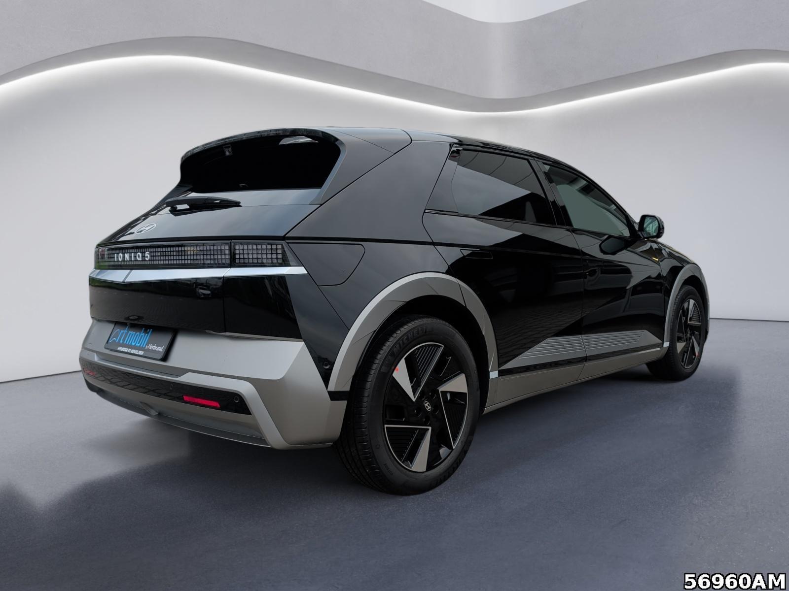 Fahrzeugabbildung Hyundai IONIQ 5 UNIQ + Park-Paket +Panorama-Glasdach