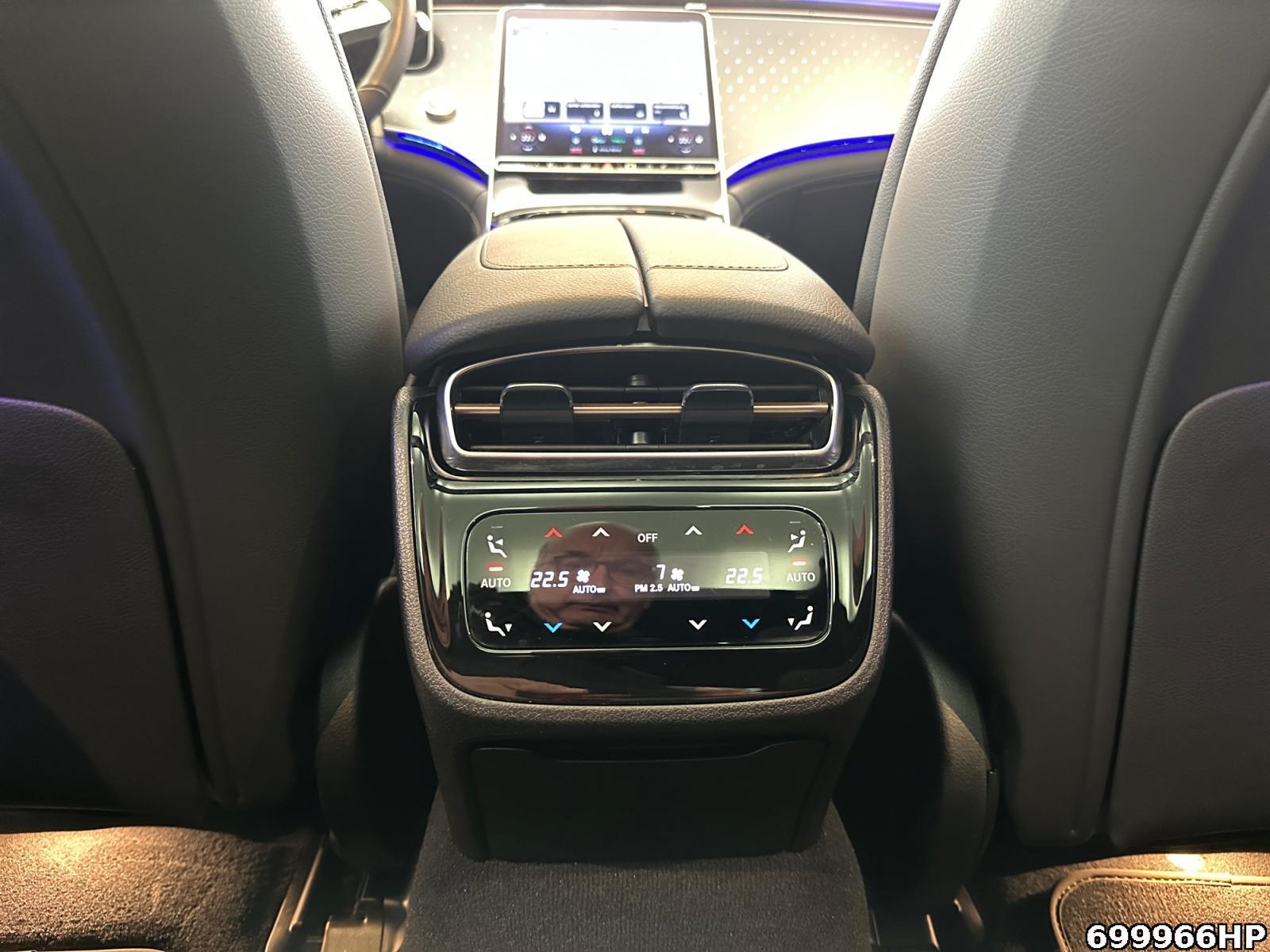 Fahrzeugabbildung Mercedes-Benz EQE Electric Art Burmester Pano Distronic