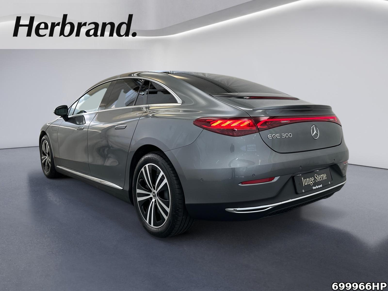 Fahrzeugabbildung Mercedes-Benz EQE Electric Art Burmester Pano Distronic