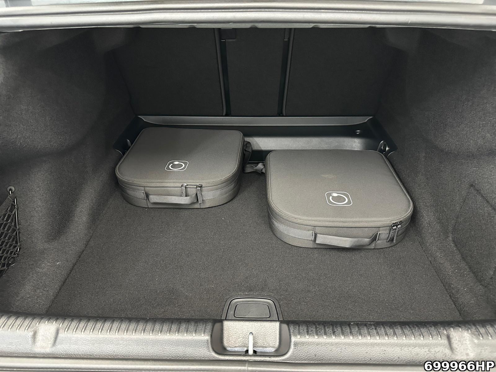 Fahrzeugabbildung Mercedes-Benz EQE Electric Art Burmester Pano Distronic