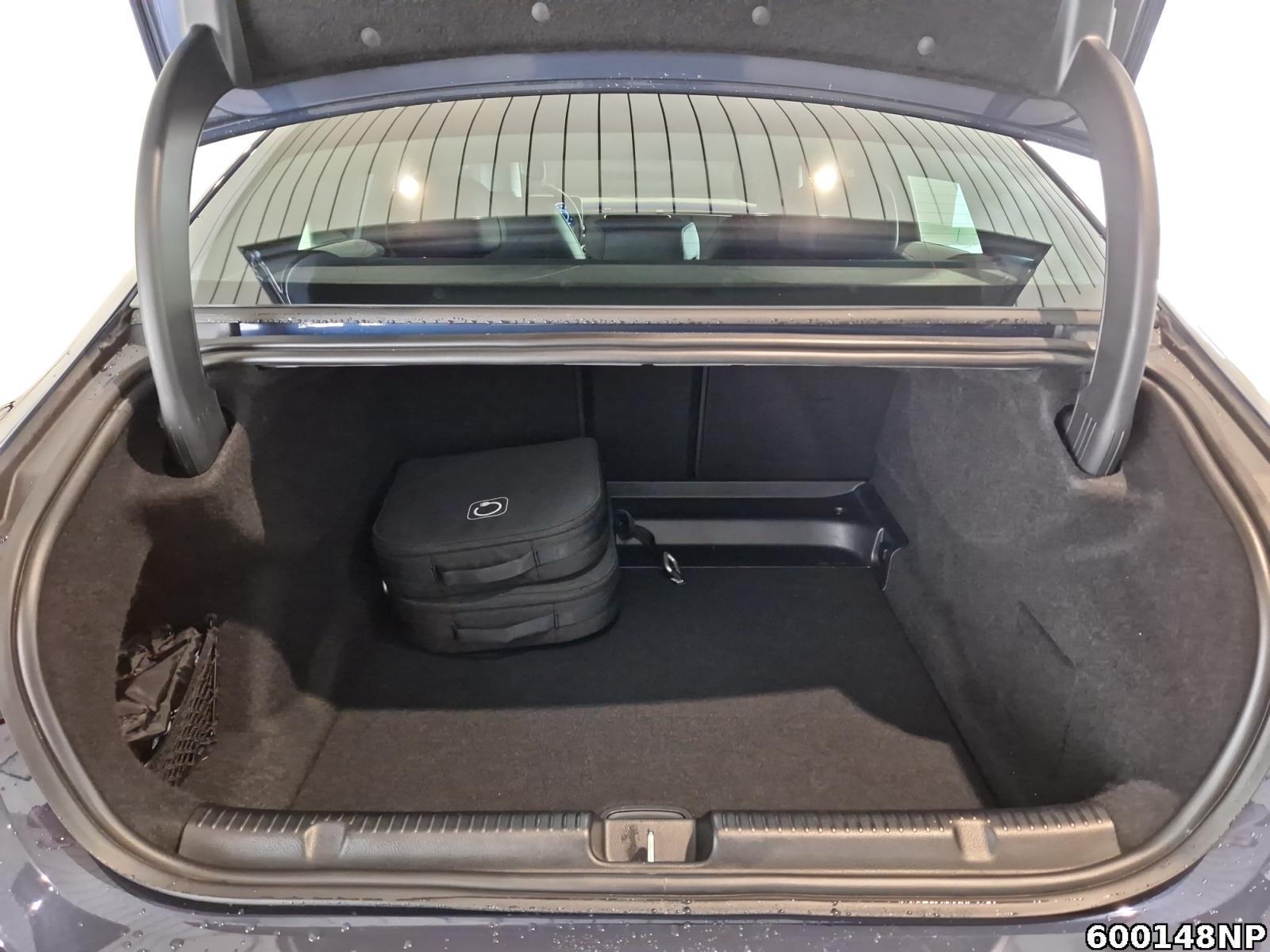Fahrzeugabbildung Mercedes-Benz EQE Electric Art Distronic Kamera Memory