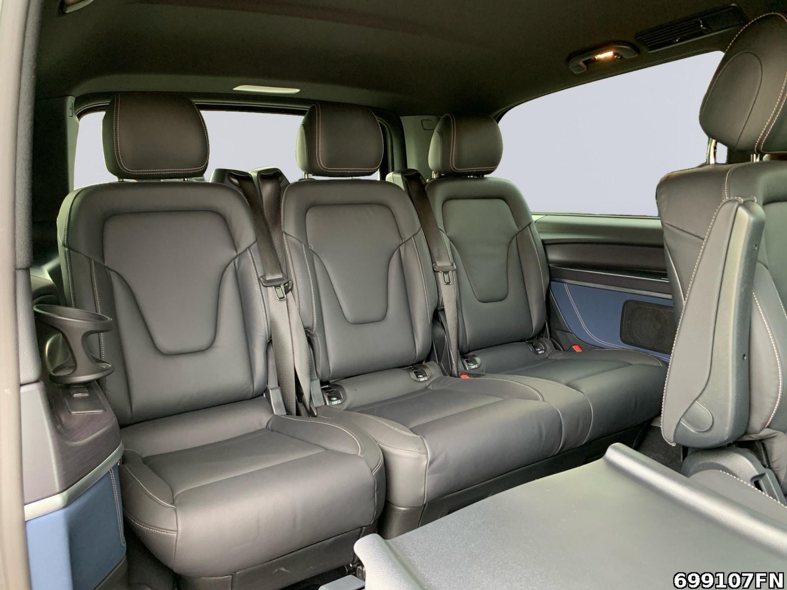 Fahrzeugabbildung Mercedes-Benz EQV AVG/L *AIRMATIC*LEDER*7 SITZE*DISTRONIC*