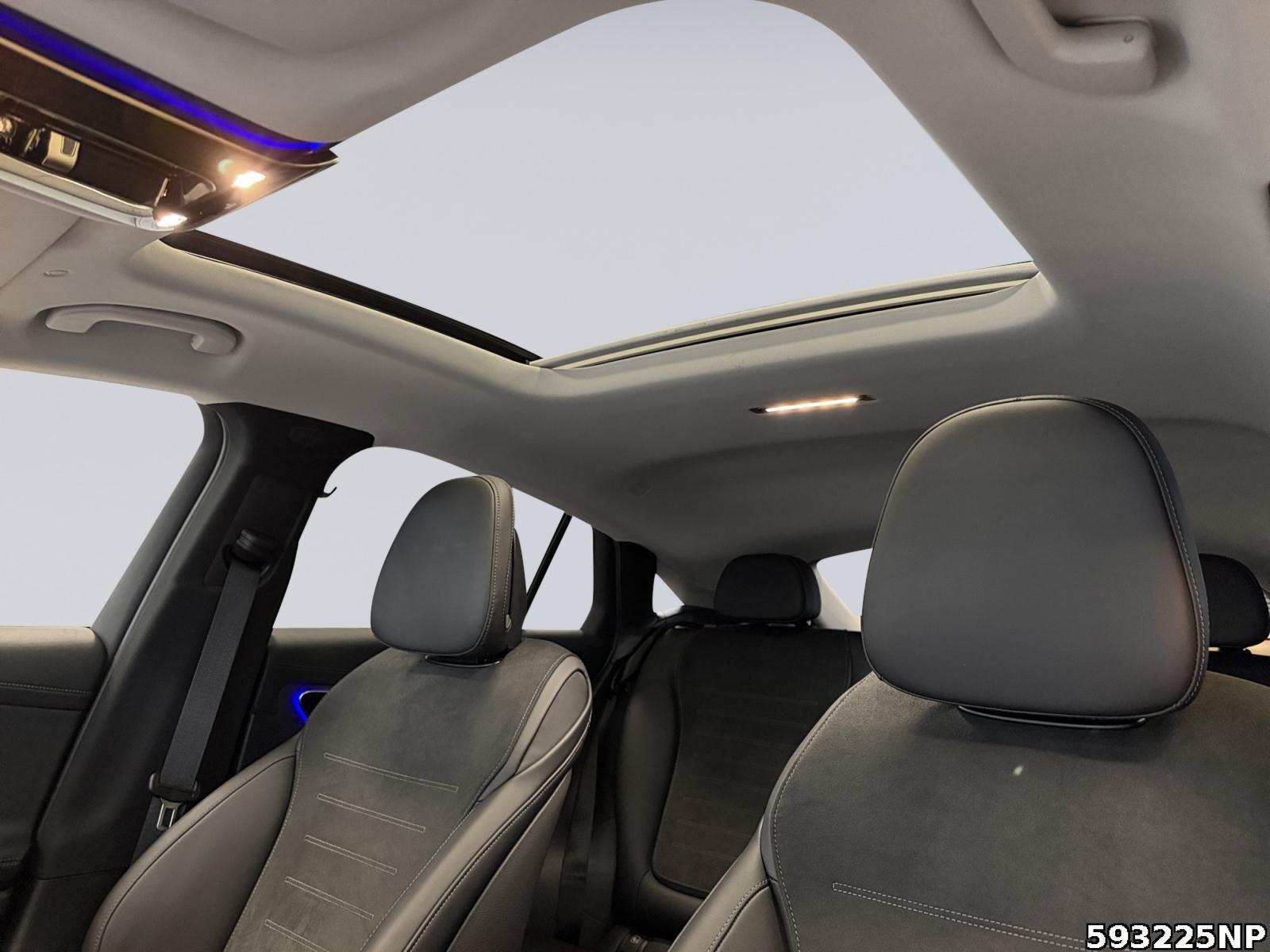 Fahrzeugabbildung Mercedes-Benz GLC 300 d 4M AMG Pano AHK LED Ambiente CarPlay.