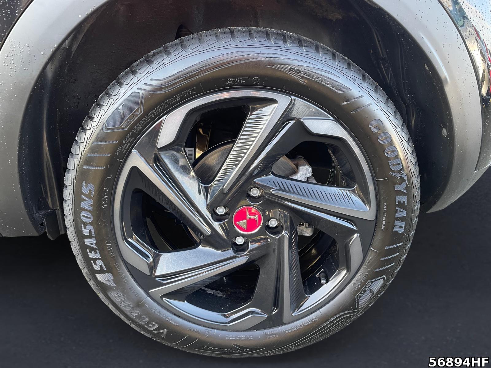 Fahrzeugabbildung DS Automobiles DS3 E-Tense Performance Line+