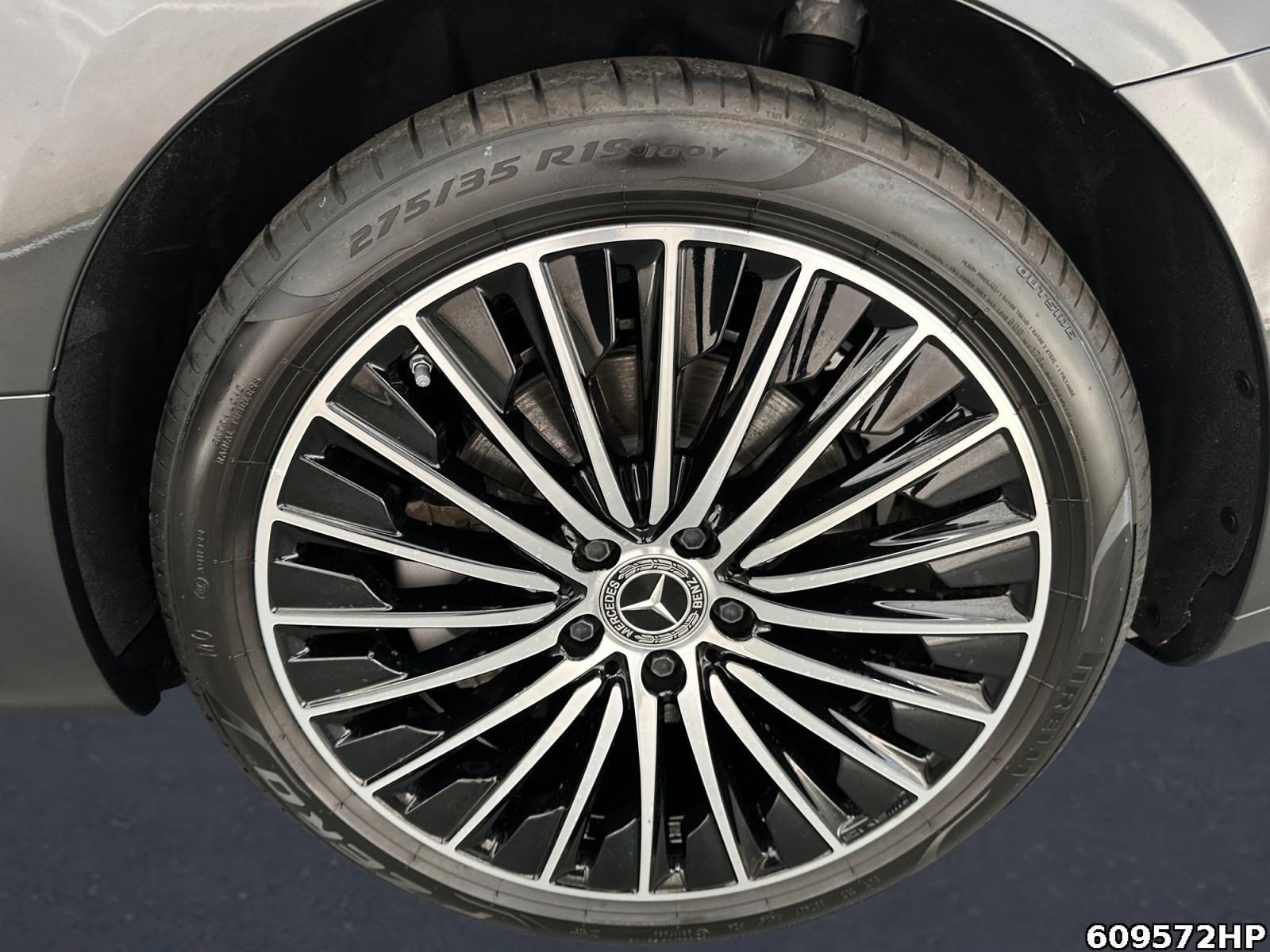 Fahrzeugabbildung Mercedes-Benz CLE 300 e AMG Pano Digital Distronic Memory 19