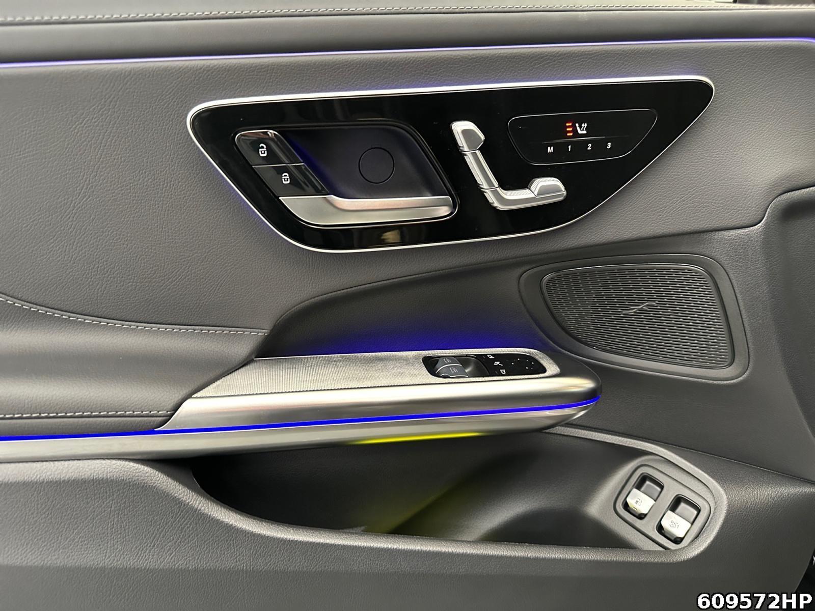 Fahrzeugabbildung Mercedes-Benz CLE 300 e AMG Pano Digital Distronic Memory 19