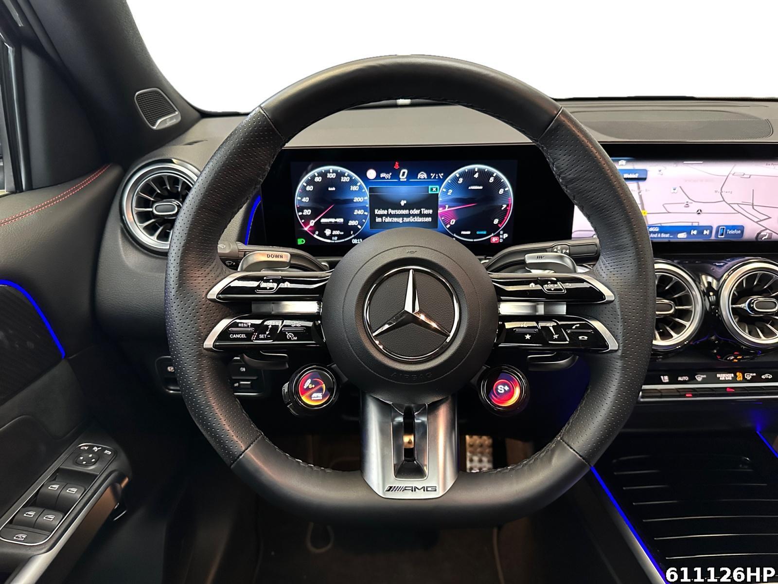 Fahrzeugabbildung Mercedes-Benz GLB 35 AMG 4M AHK Pano 360° DISTRONIC Burmester