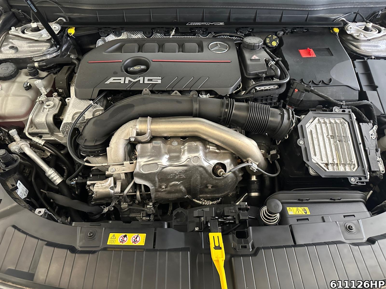 Fahrzeugabbildung Mercedes-Benz GLB 35 AMG 4M AHK Pano 360° DISTRONIC Burmester