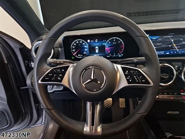 Fahrzeugabbildung Mercedes-Benz A 220 d Progressive LED AHK Kamera Alarm DAB PTS