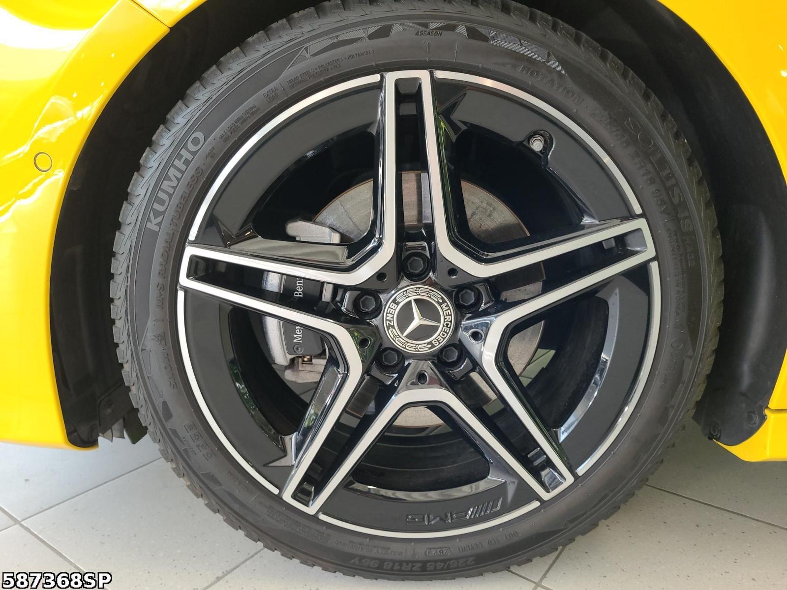 Fahrzeugabbildung Mercedes-Benz A 180 AMG KAMERA TotwinkelAssys. KEYLESS