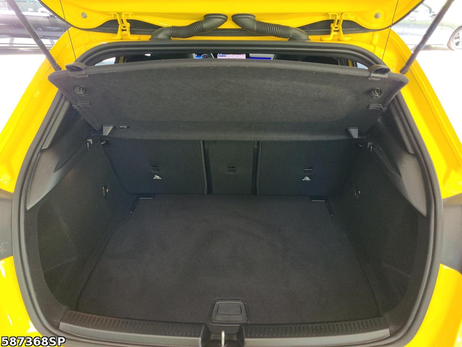 Fahrzeugabbildung Mercedes-Benz A 180 AMG KAMERA TotwinkelAssys. KEYLESS