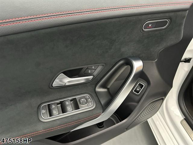 Fahrzeugabbildung Mercedes-Benz CLA 200 Shooting Brake AMG AHK Kamera Ambiente