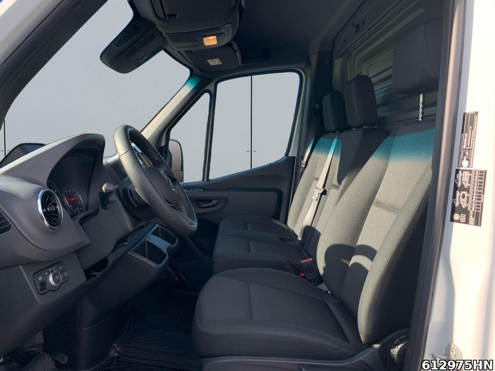 Fahrzeugabbildung Mercedes-Benz Sprinter 315 PRO L2H2 *SCHIEBETÜR LI+RE*AHK 3,5*