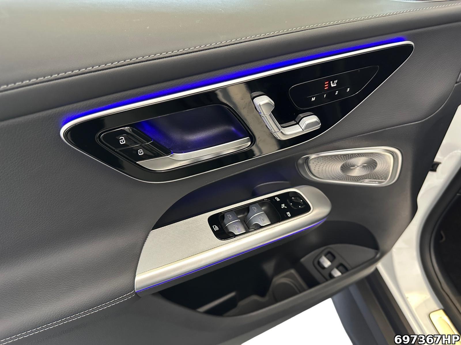 Fahrzeugabbildung Mercedes-Benz GLC 400 e 4M AMG Digital Distronic AHK 360° Pano