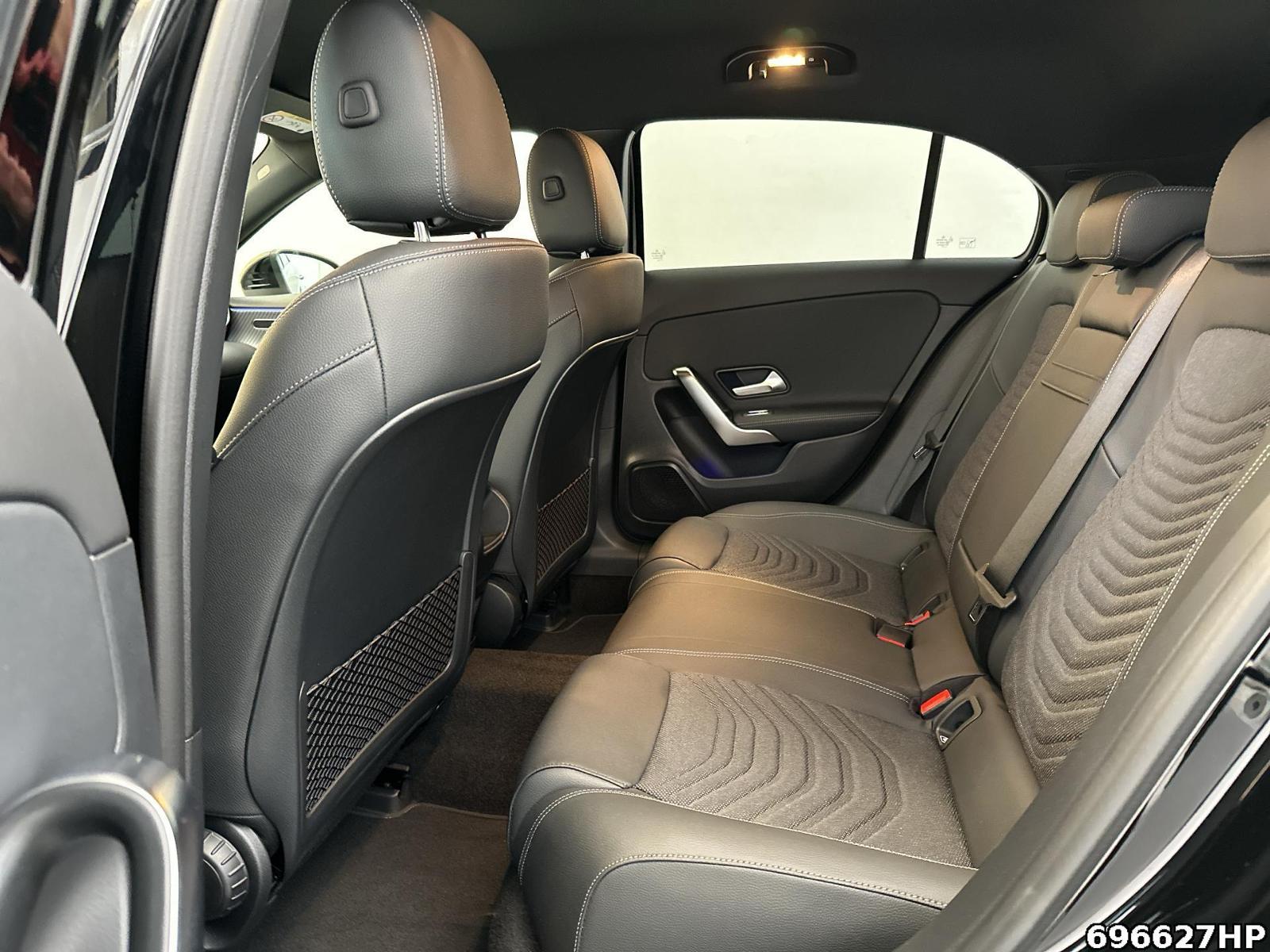 Fahrzeugabbildung Mercedes-Benz A 180 Progressive AHK Keyless-GO 360° Distronic