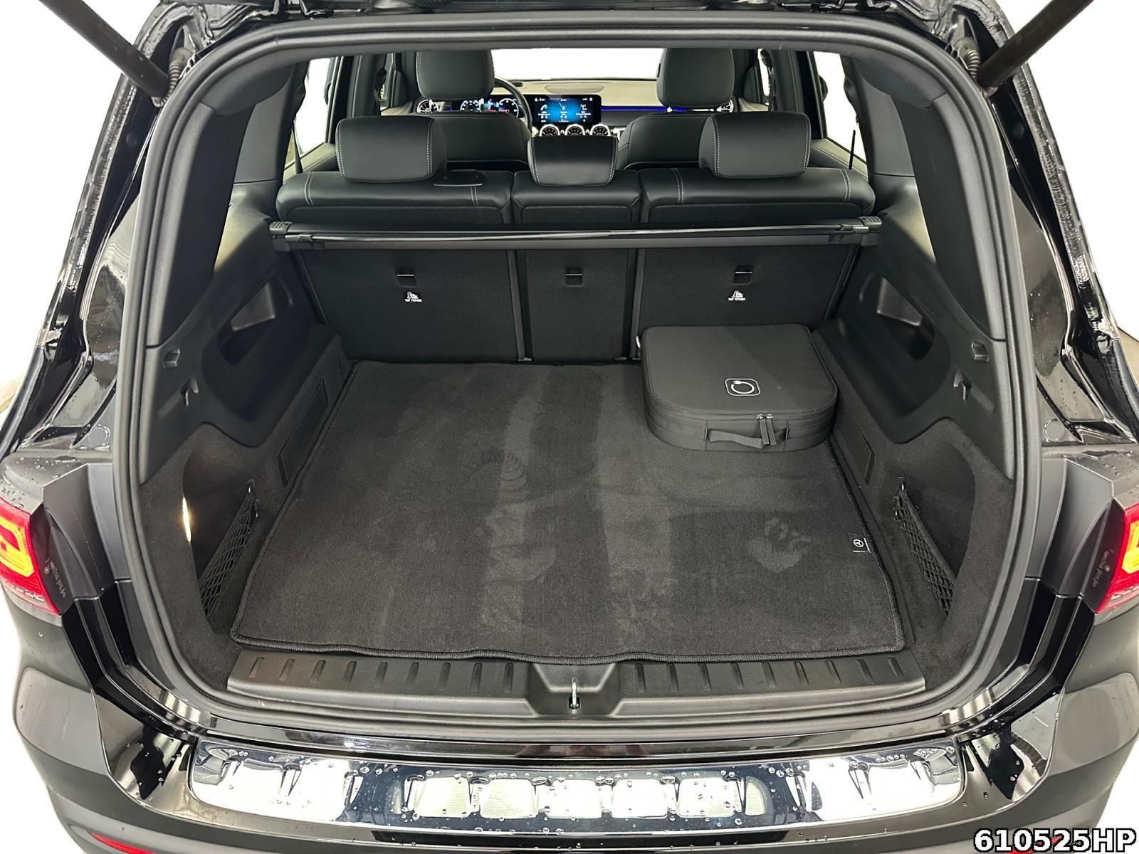 Fahrzeugabbildung Mercedes-Benz EQB Progressive Kamera Totwinkel Assi. HUD
