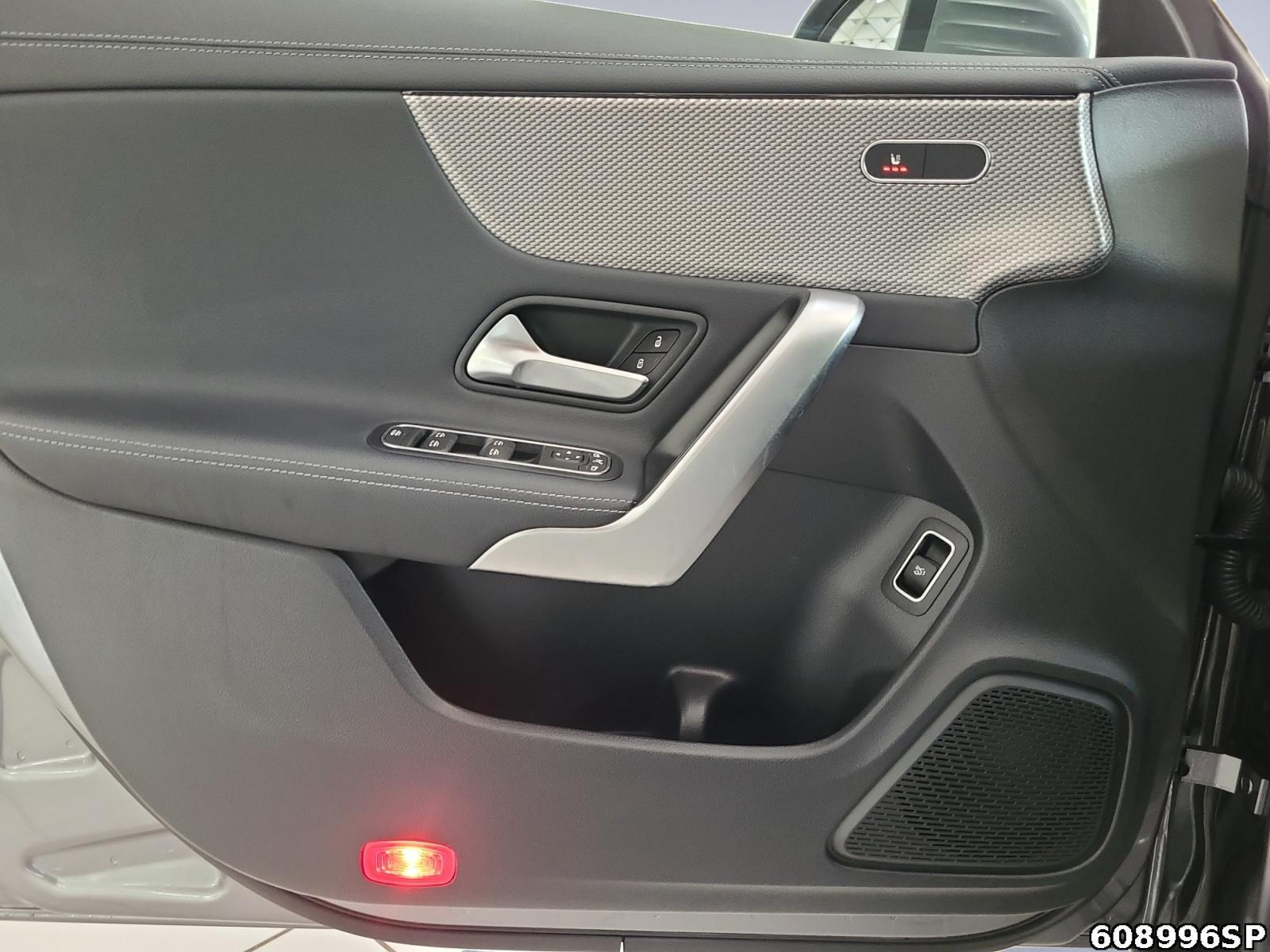 Fahrzeugabbildung Mercedes-Benz CLA 180 Progressive CarPlay MBUX LED Widescreen