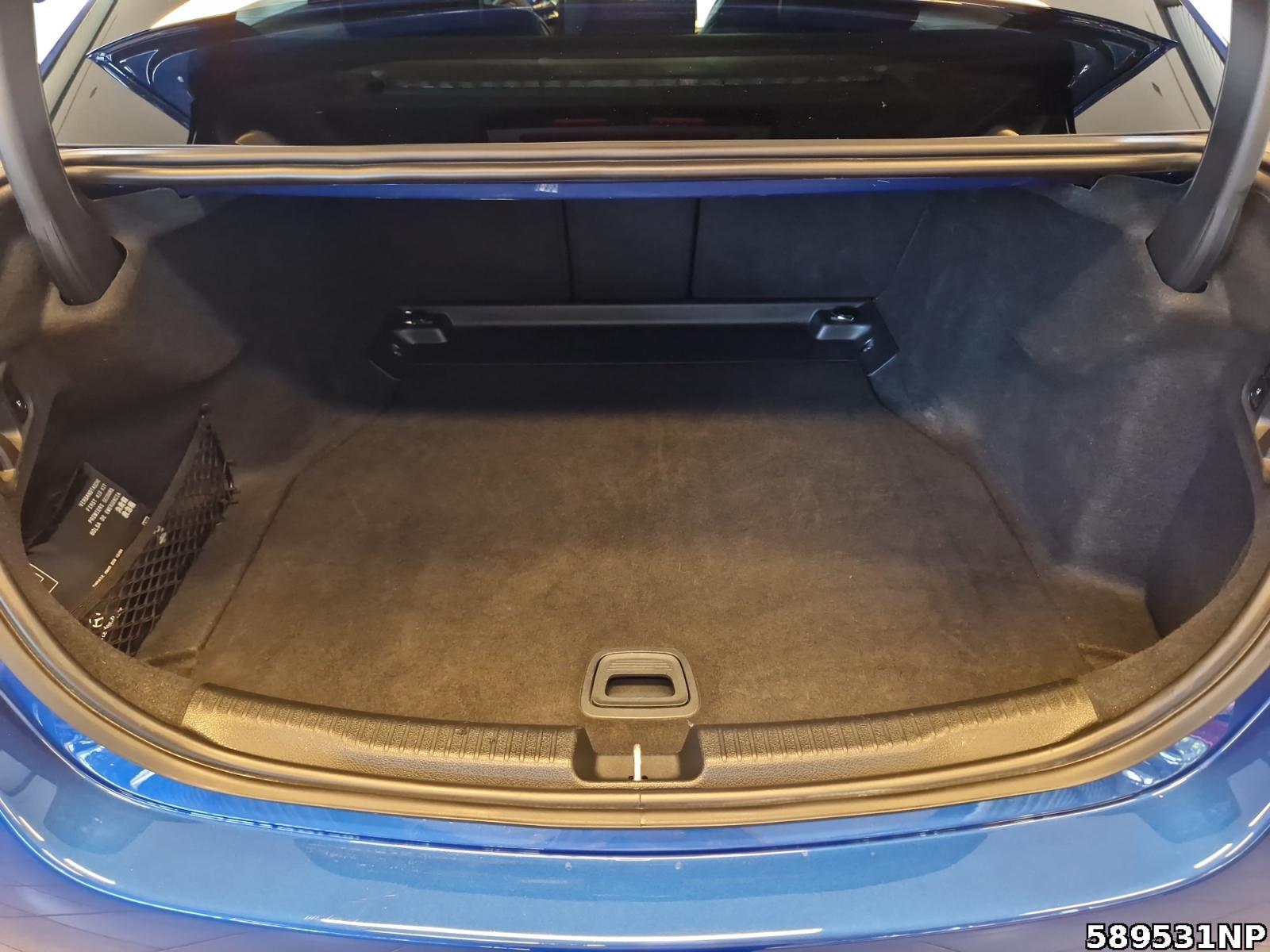 Fahrzeugabbildung Mercedes-Benz C 200 AMG AHK Sitzklima Distronic Standheizung