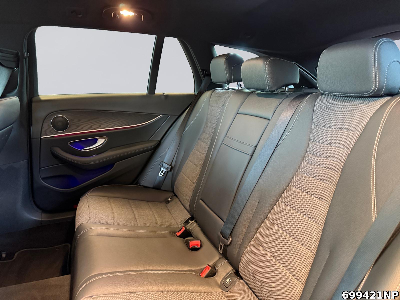 Fahrzeugabbildung Mercedes-Benz E 200 T Avantgarde AHK Night Totw Widescr Kamera