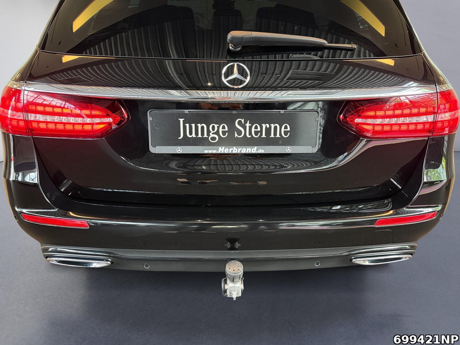 Fahrzeugabbildung Mercedes-Benz E 200 T Avantgarde AHK Night Totw Widescr Kamera