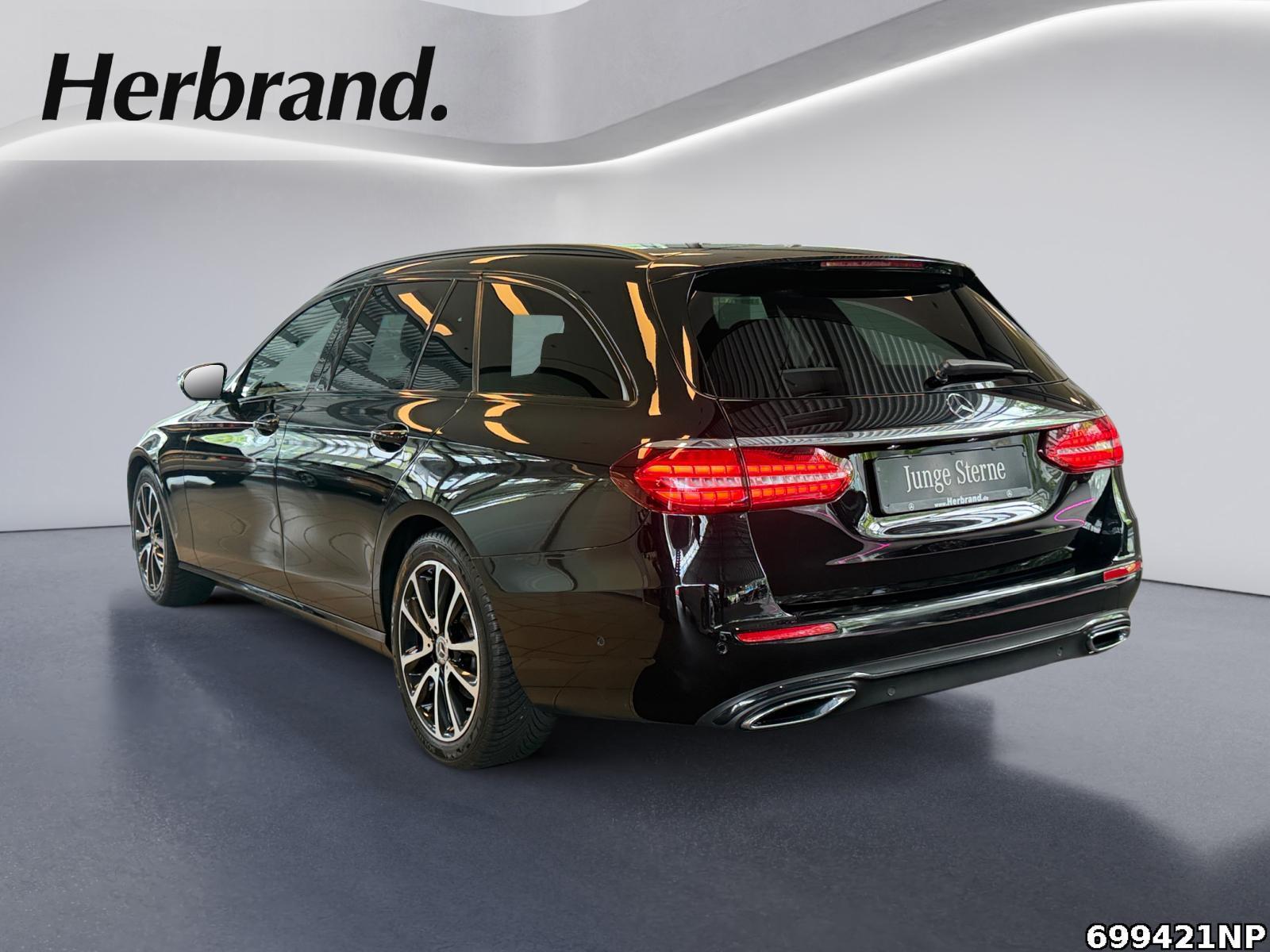 Fahrzeugabbildung Mercedes-Benz E 200 T Avantgarde AHK Night Totw Widescr Kamera