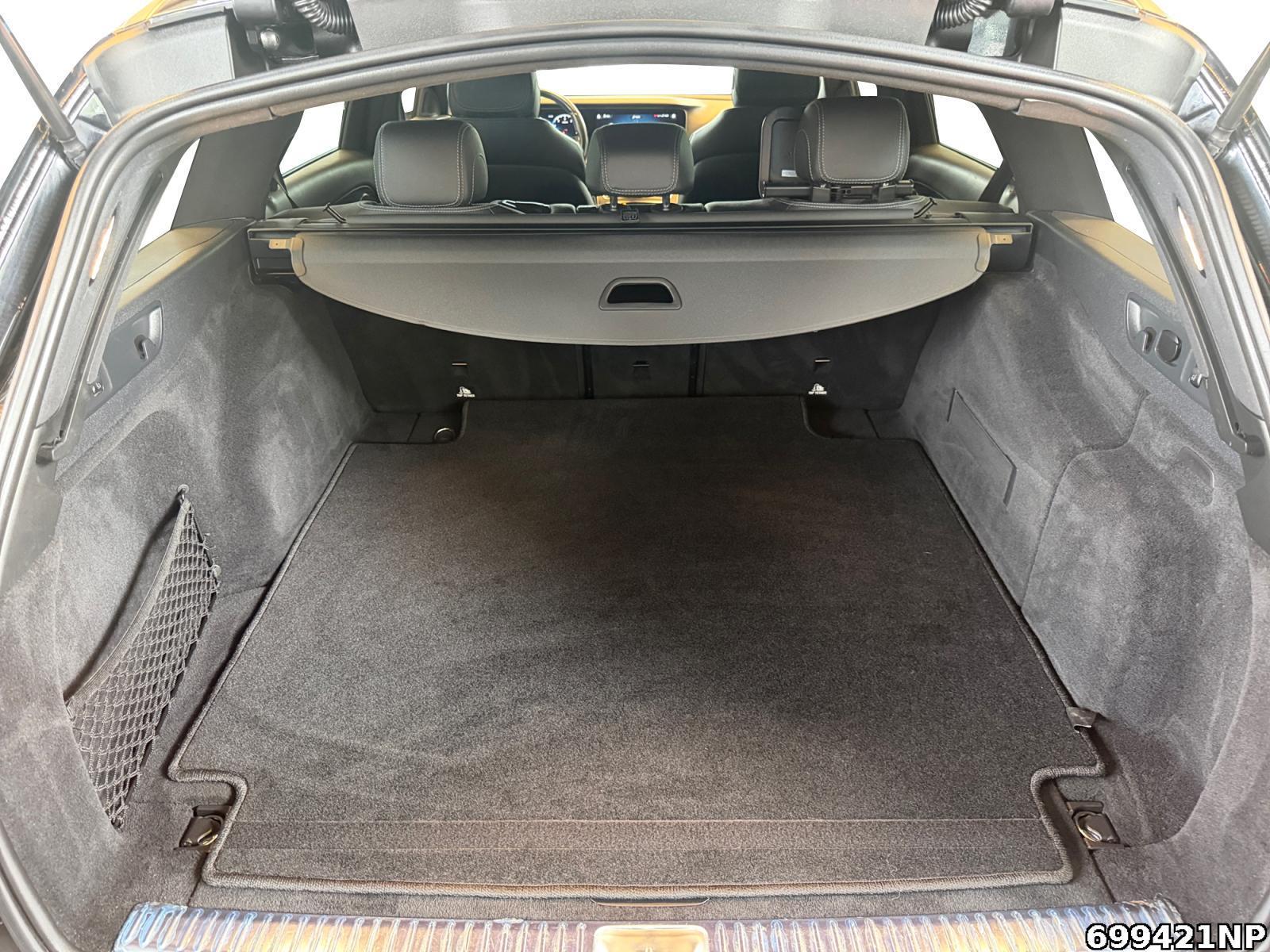 Fahrzeugabbildung Mercedes-Benz E 200 T Avantgarde AHK Night Totw Widescr Kamera