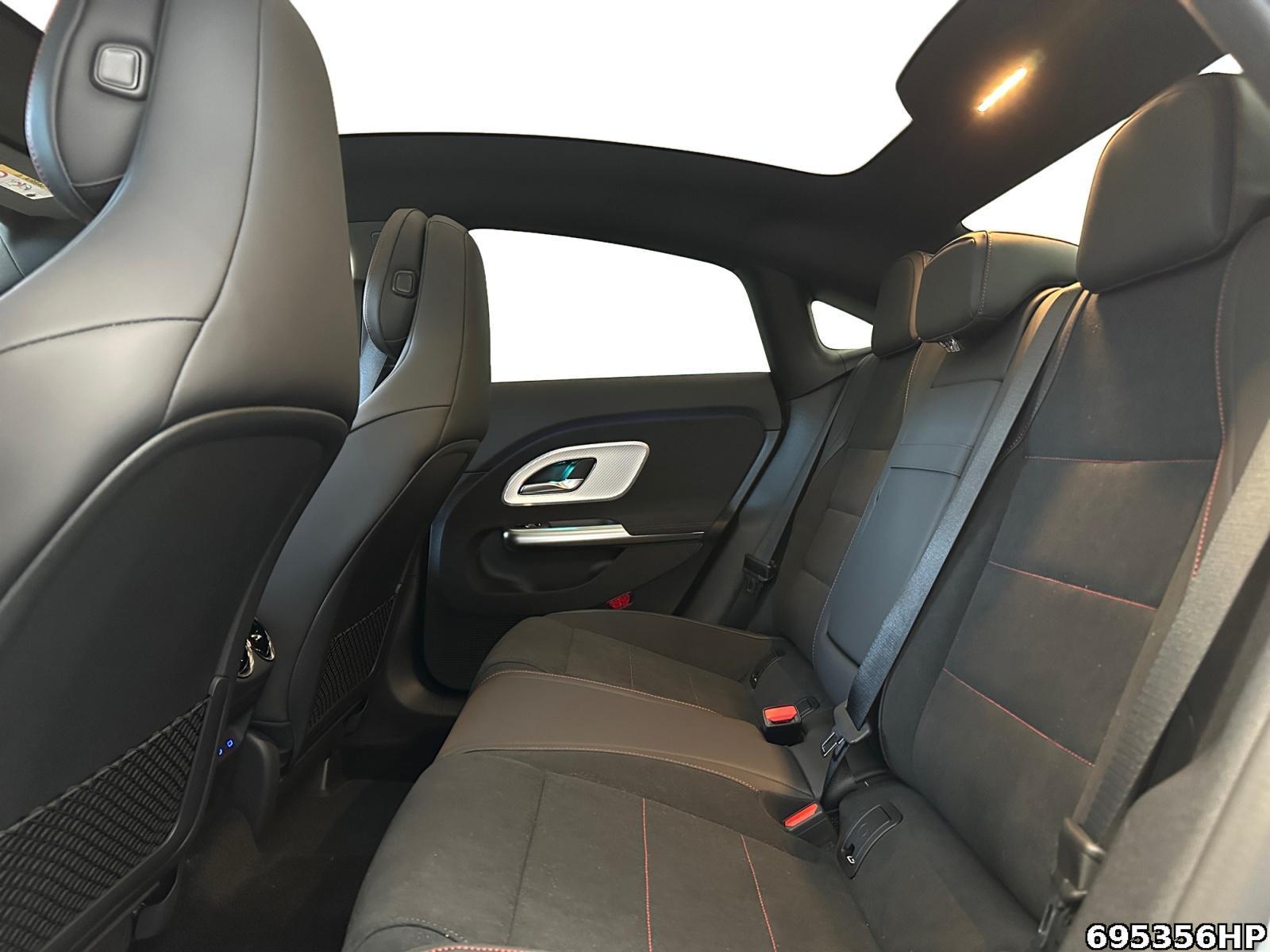 Fahrzeugabbildung Mercedes-Benz CLA 200 +AMG+SUPERSCREEN+NIGHT+MEMORY+PREMIUM++