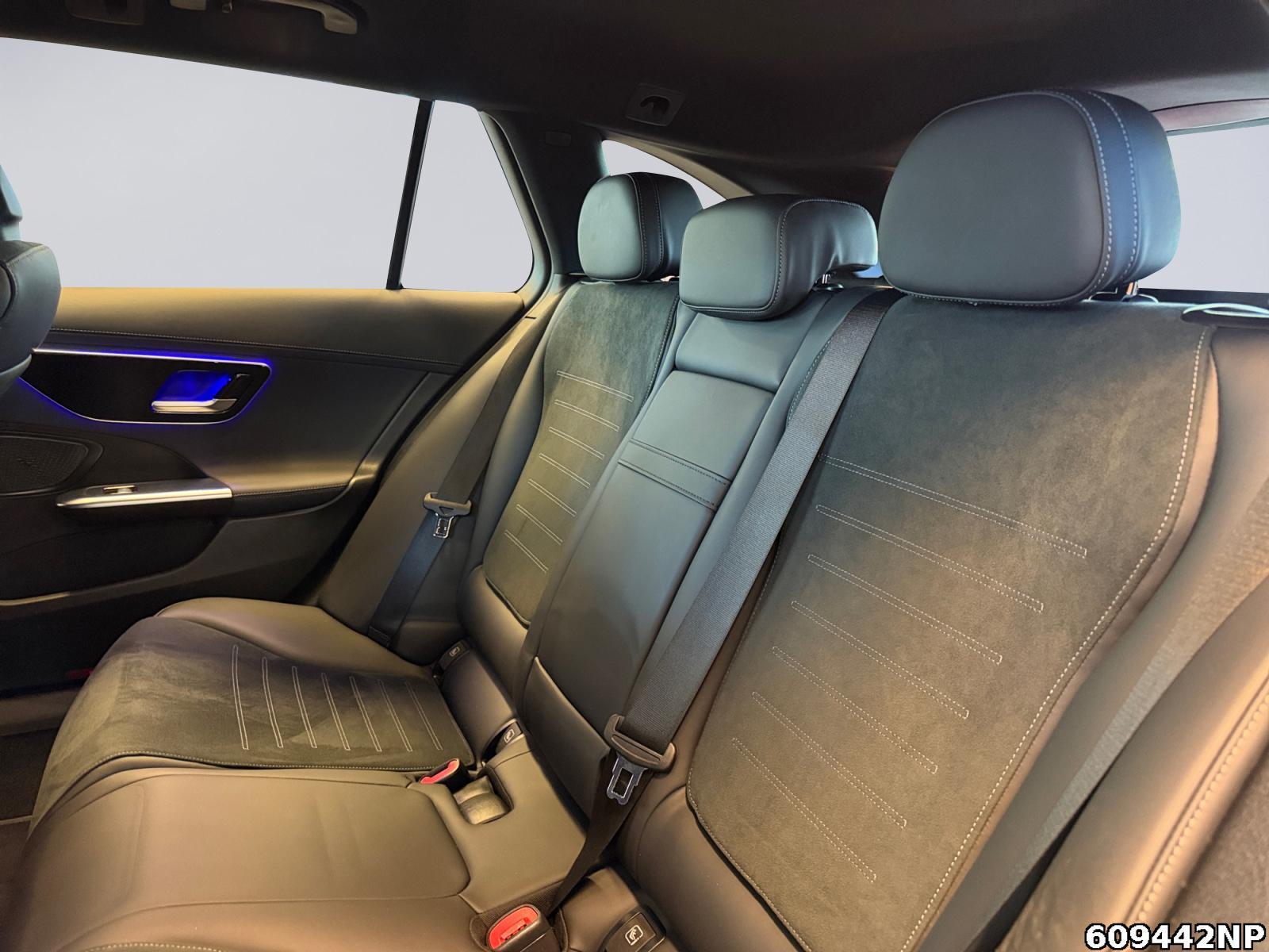 Fahrzeugabbildung Mercedes-Benz C 300 e T AMG Line Digital Distronic Carplay 18