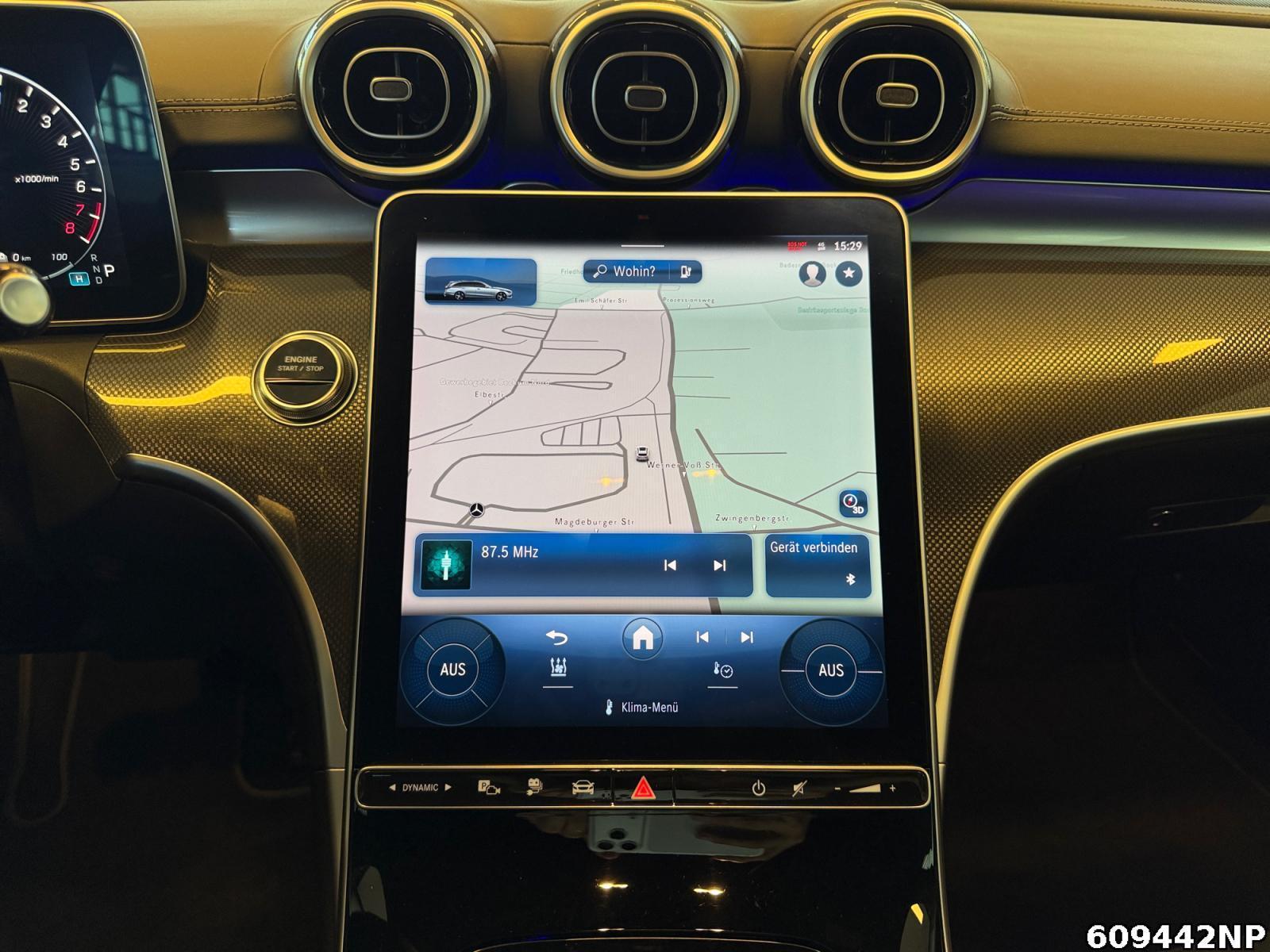 Fahrzeugabbildung Mercedes-Benz C 300 e T AMG Line Digital Distronic Carplay 18