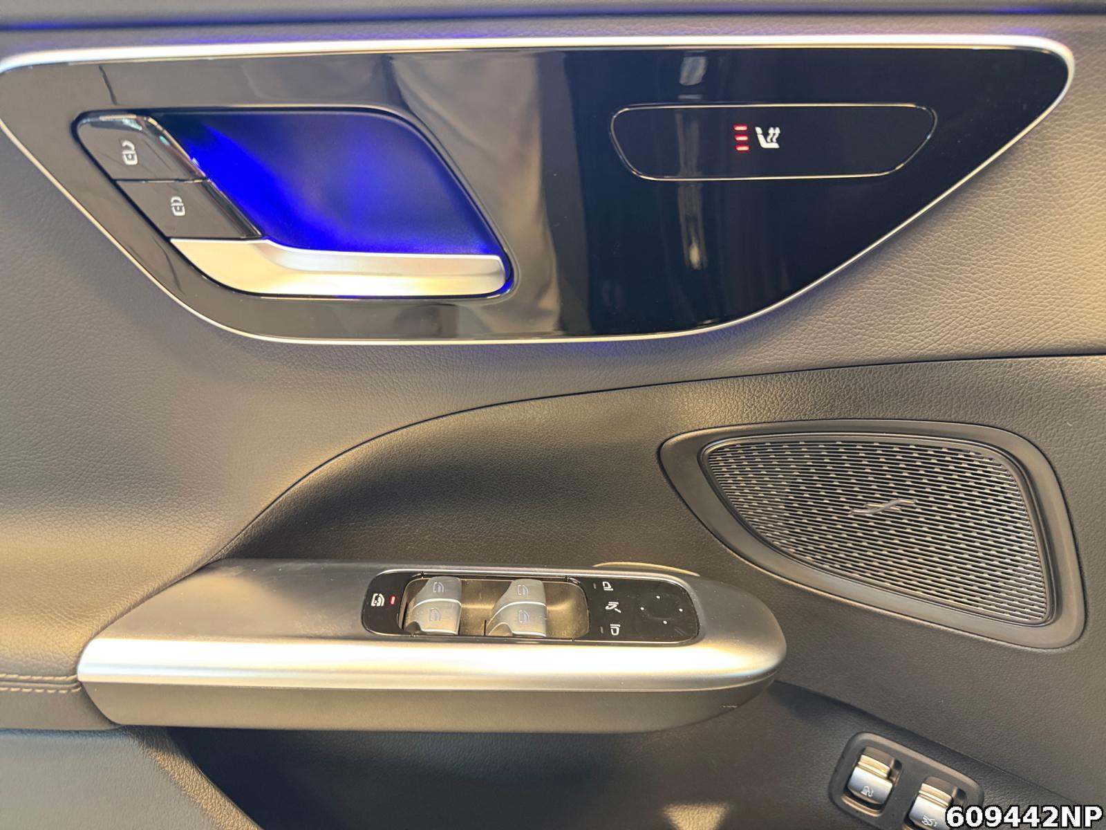 Fahrzeugabbildung Mercedes-Benz C 300 e T AMG Line Digital Distronic Carplay 18