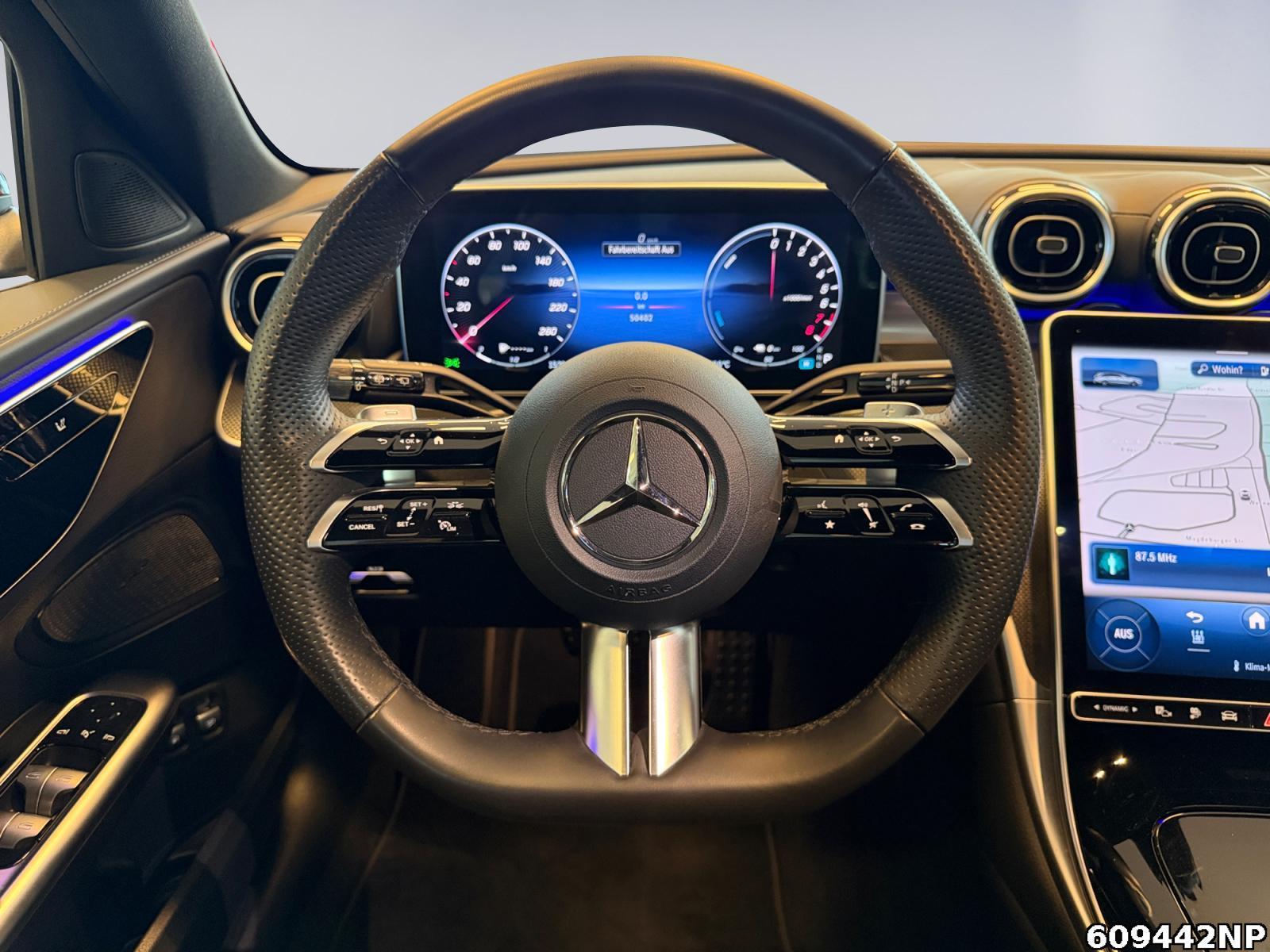 Fahrzeugabbildung Mercedes-Benz C 300 e T AMG Line Digital Distronic Carplay 18