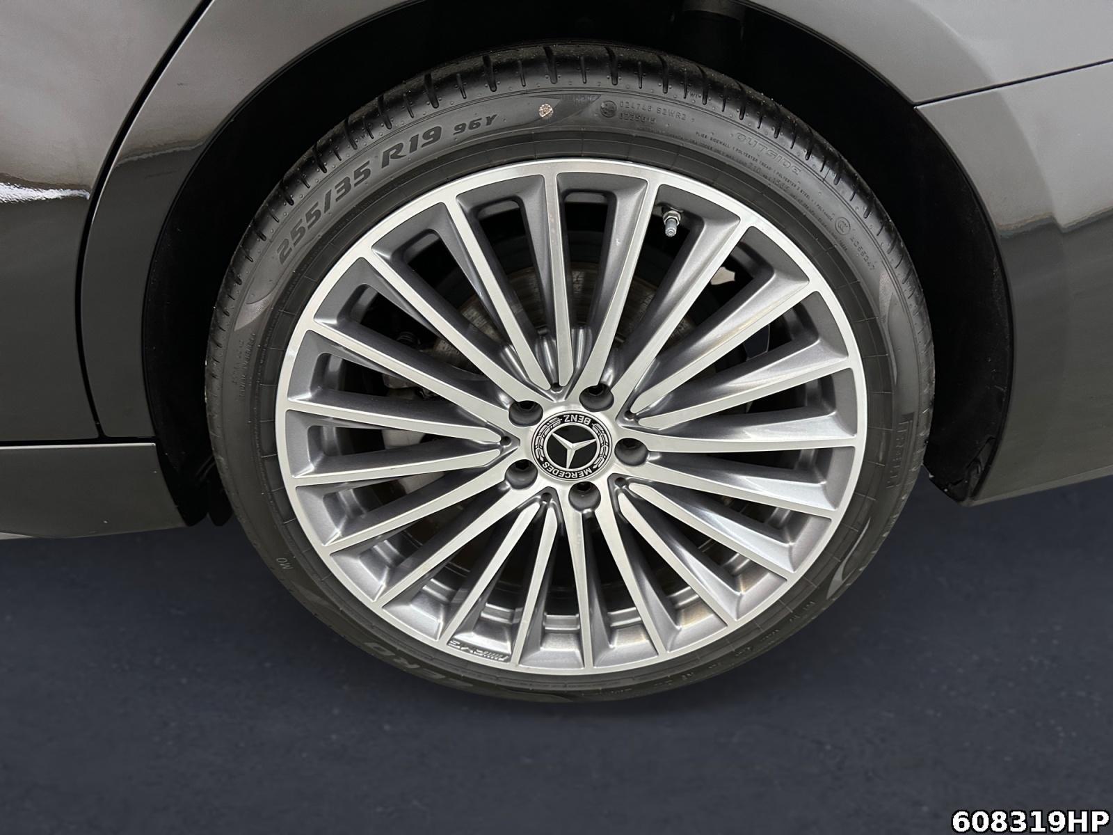 Fahrzeugabbildung Mercedes-Benz C 300 d AMG DIGITAL LIGHT AHK DISTRONIC Memory