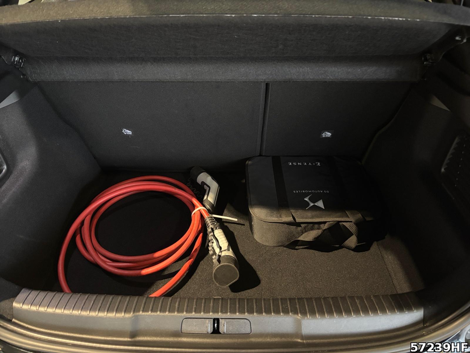 Fahrzeugabbildung DS Automobiles DS3 Performance Line +SHZ+CARPLAY+NAVI+LED+