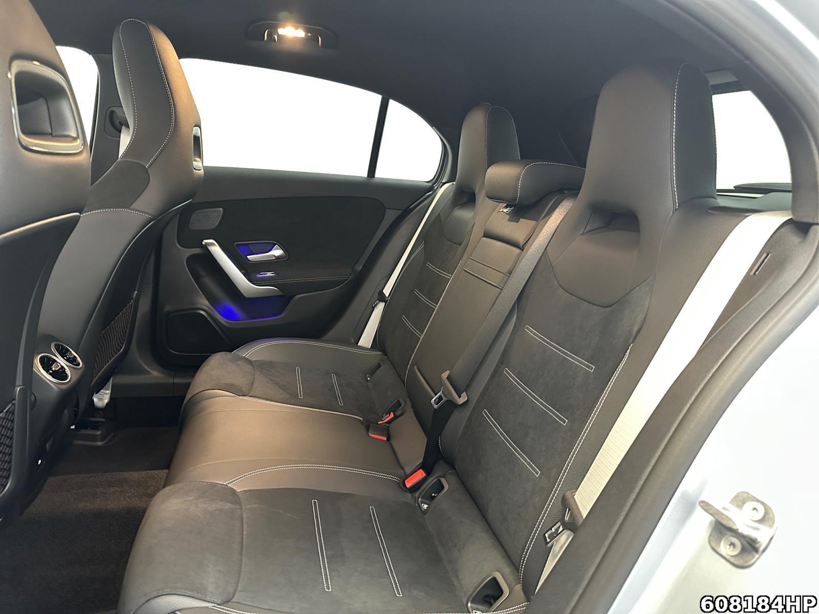 Fahrzeugabbildung Mercedes-Benz A 200 d AMG DISTRONIC AHK Night 19