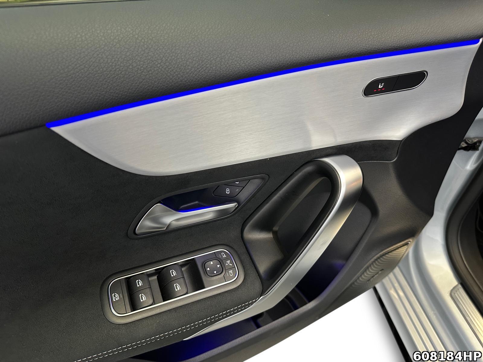 Fahrzeugabbildung Mercedes-Benz A 200 d AMG DISTRONIC AHK Night 19