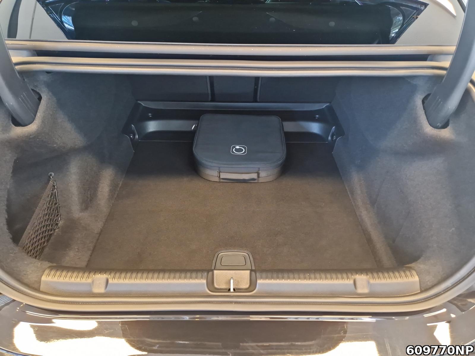 Fahrzeugabbildung Mercedes-Benz EQE AMG Night AHK Memory CarPlay Keyless 19