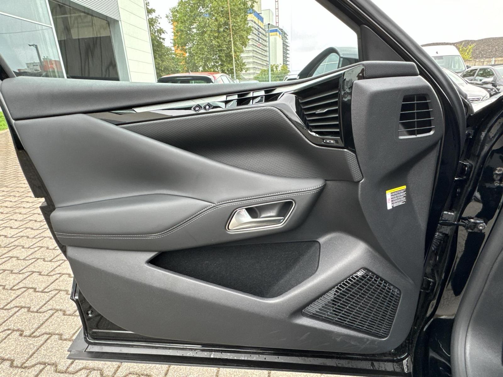 Fahrzeugabbildung DS Automobiles DS4 Rivoli NAVI+CARPLAY+SCHALTWIPPEN