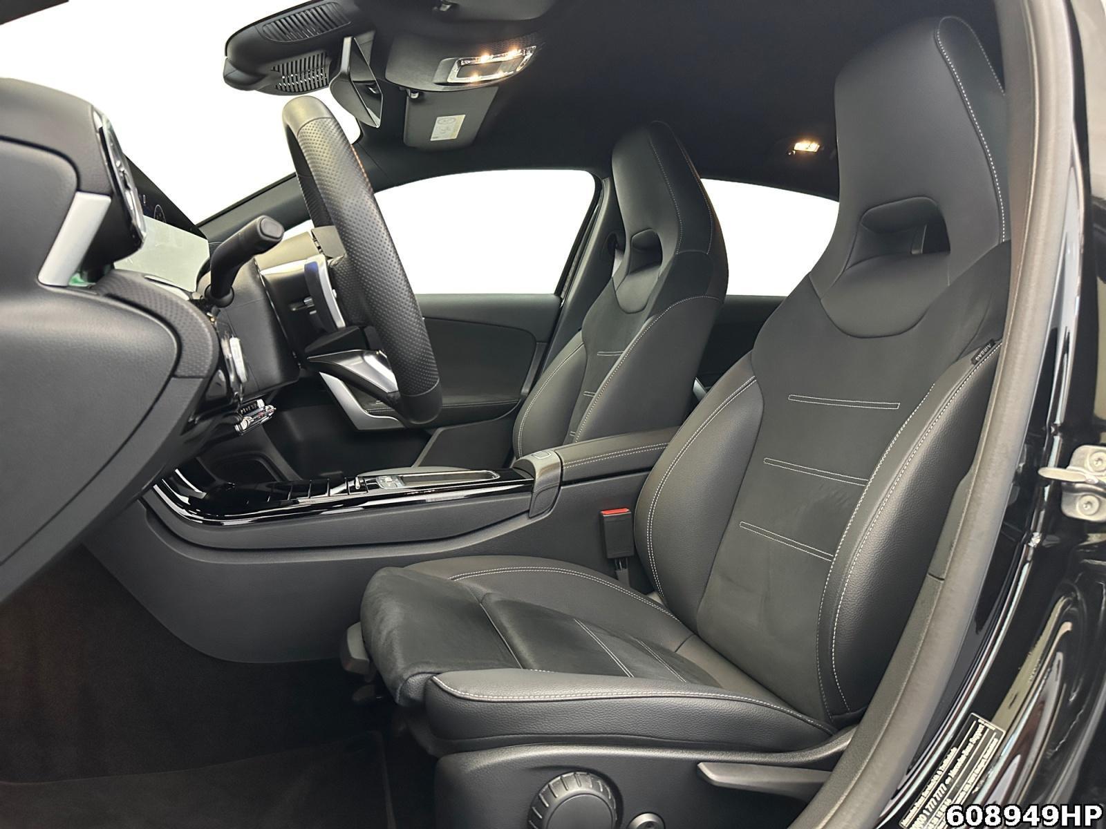Fahrzeugabbildung Mercedes-Benz A 200 AMG Distronic 19
