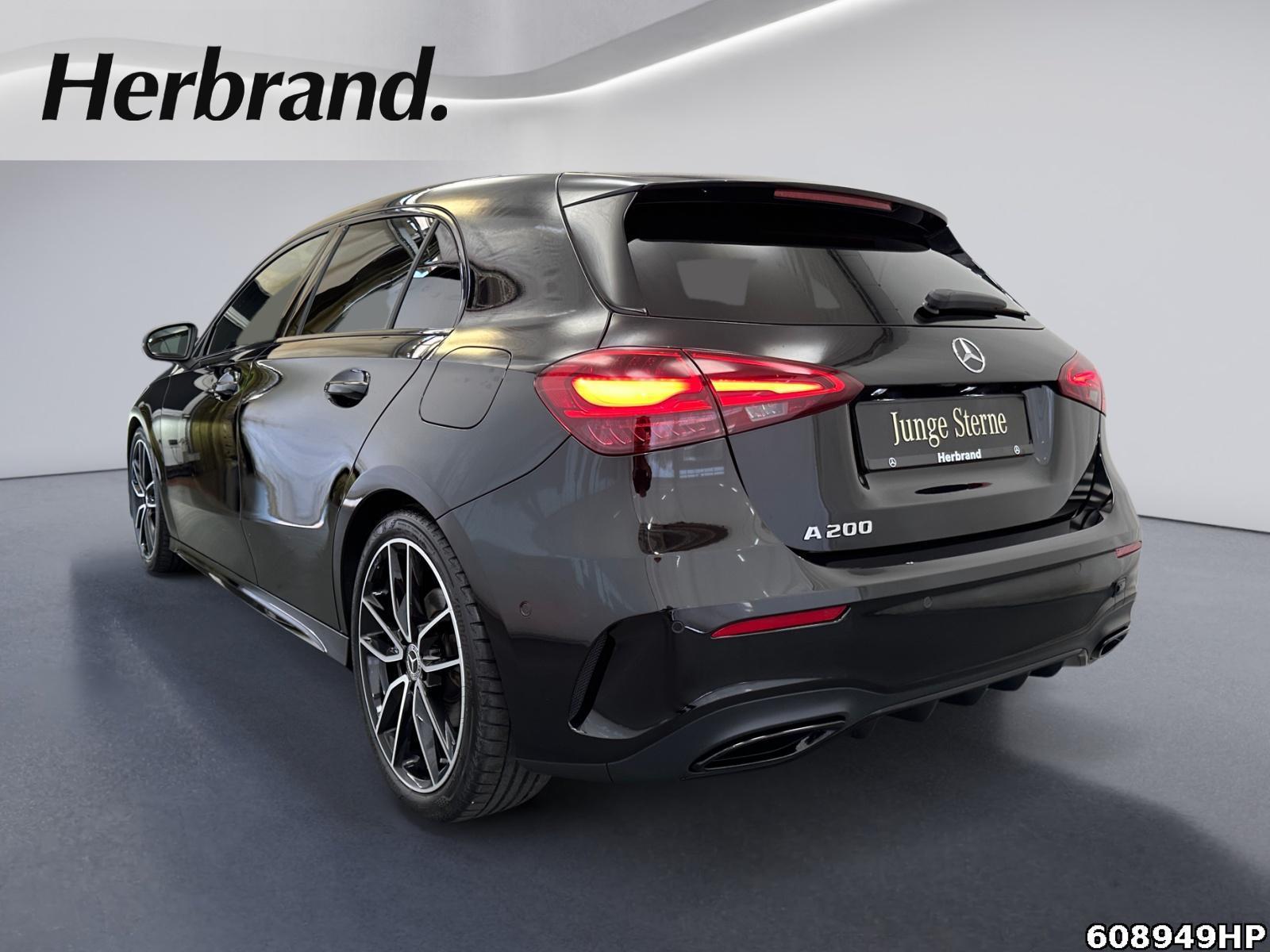 Fahrzeugabbildung Mercedes-Benz A 200 AMG Distronic 19