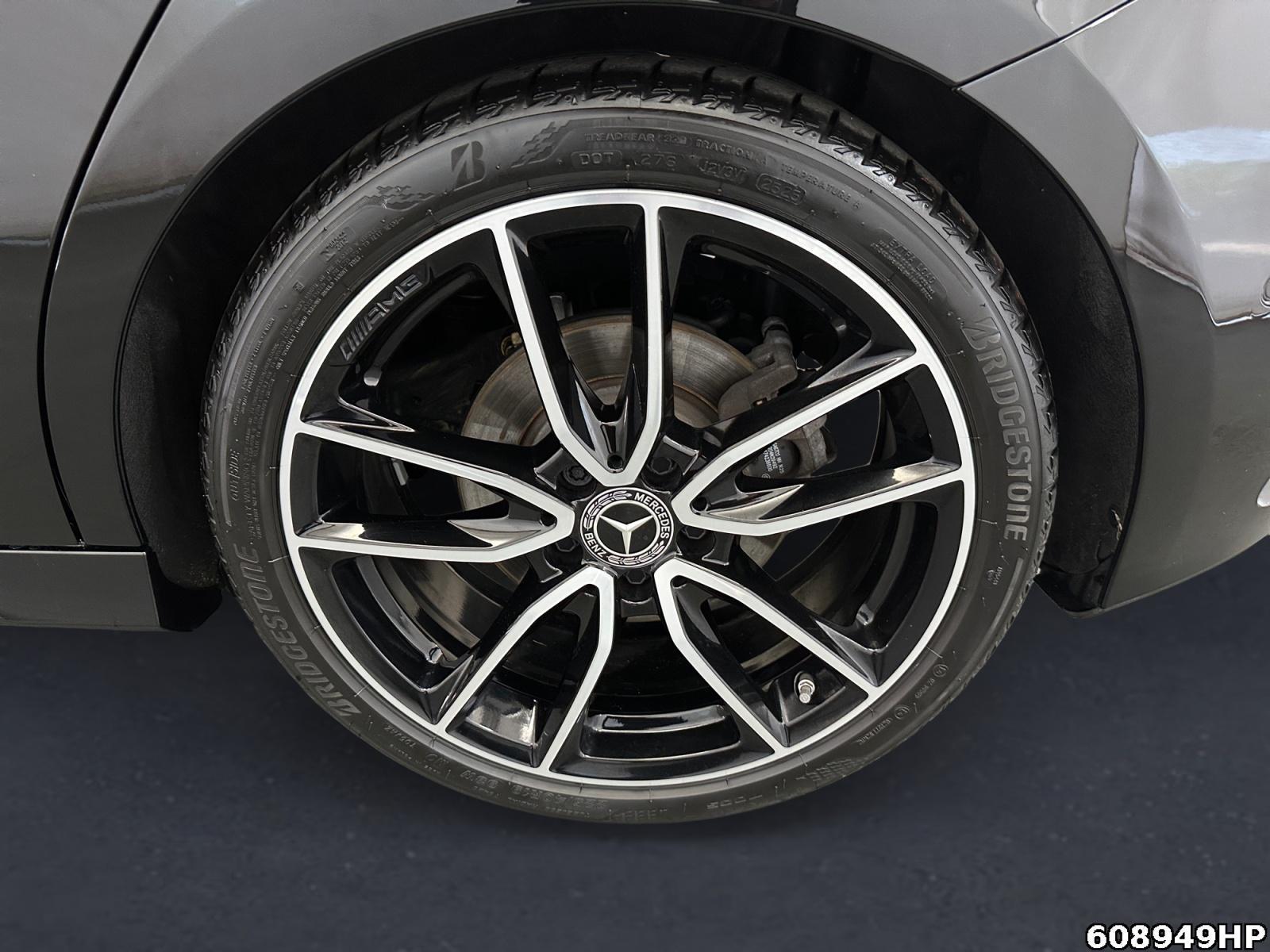 Fahrzeugabbildung Mercedes-Benz A 200 AMG Distronic 19