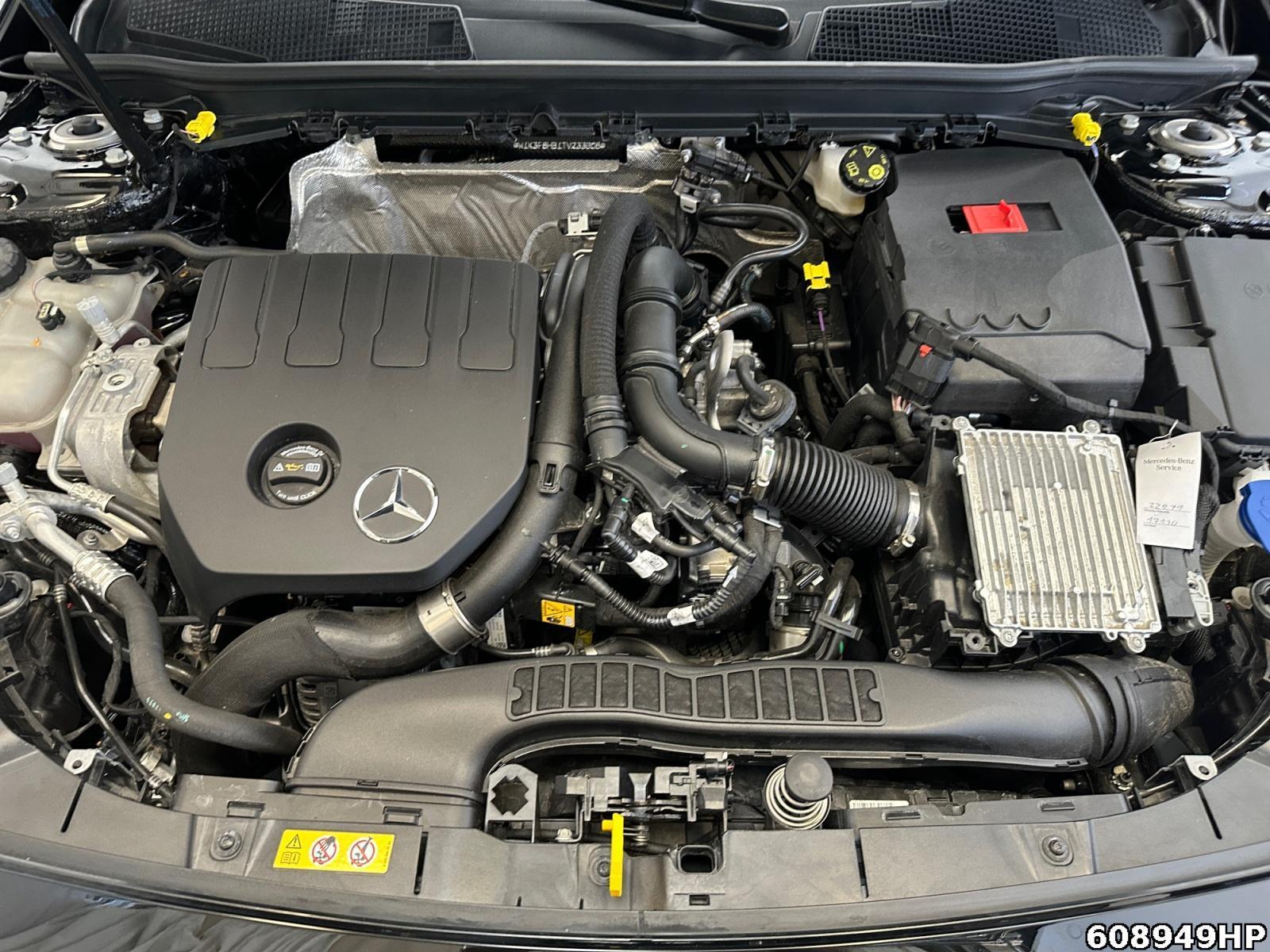 Fahrzeugabbildung Mercedes-Benz A 200 AMG Distronic 19