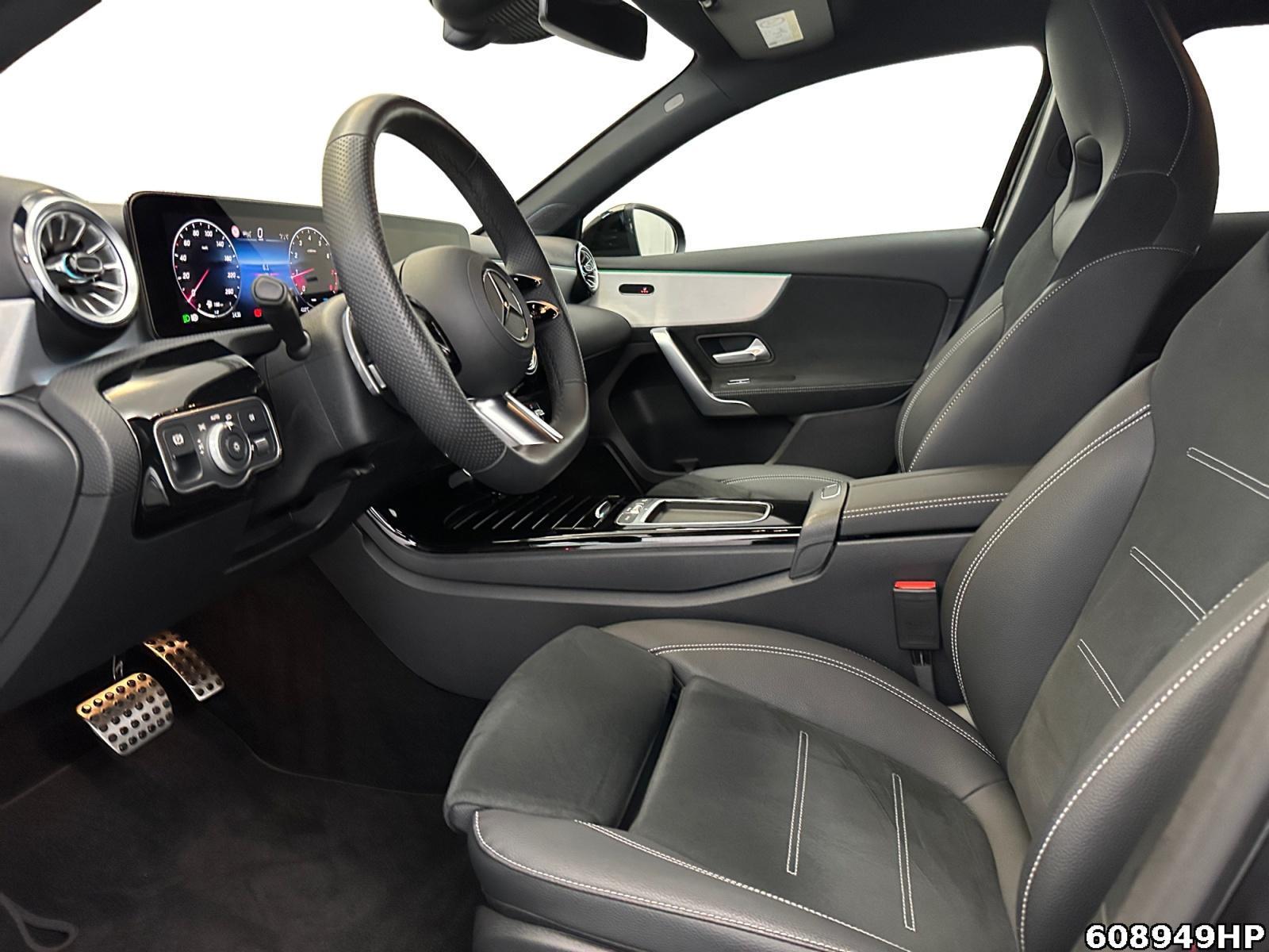 Fahrzeugabbildung Mercedes-Benz A 200 AMG Distronic 19