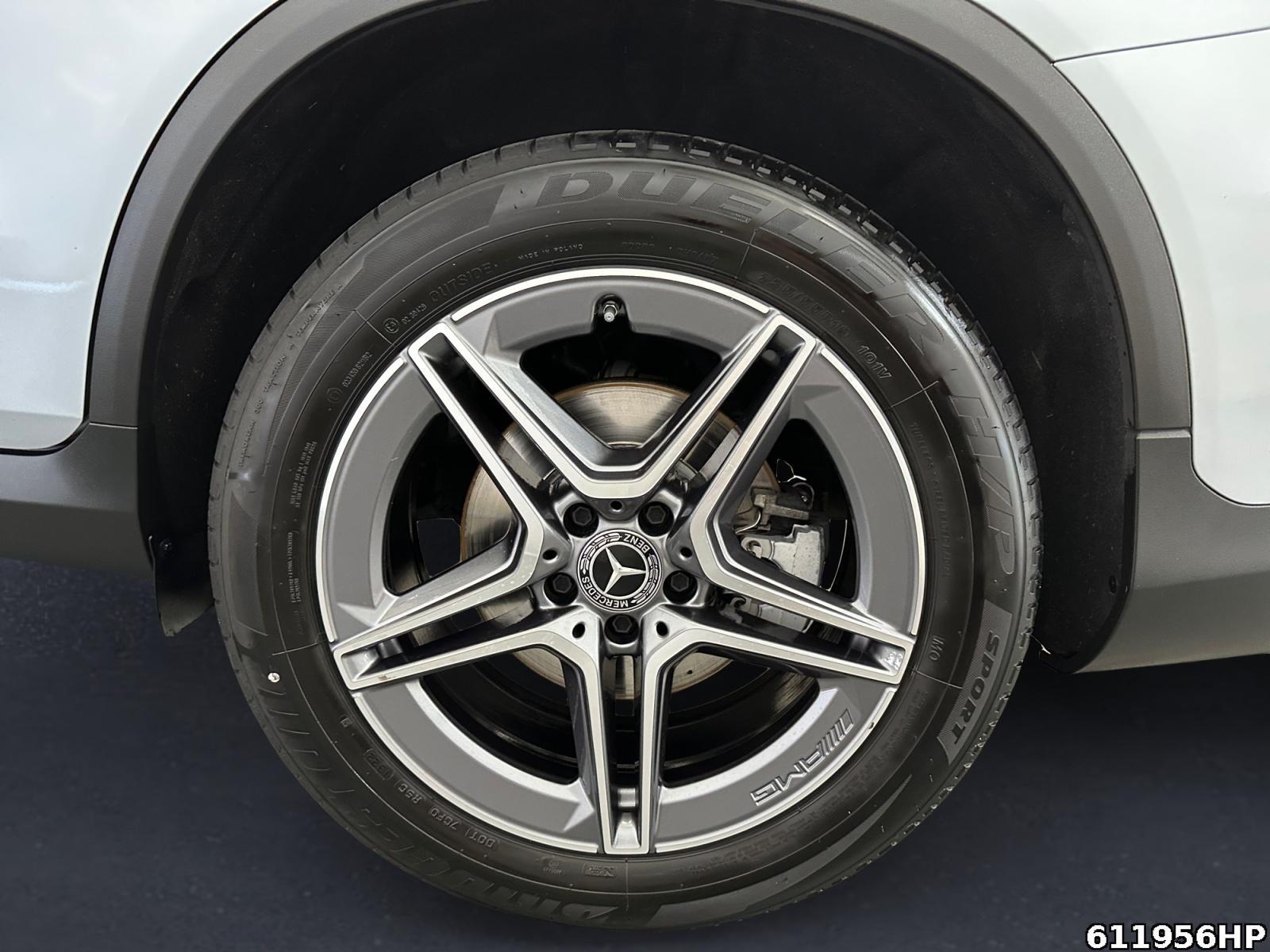 Fahrzeugabbildung Mercedes-Benz GLC 300 d 4M Coupé AMG AHK Schiebedach Burmester