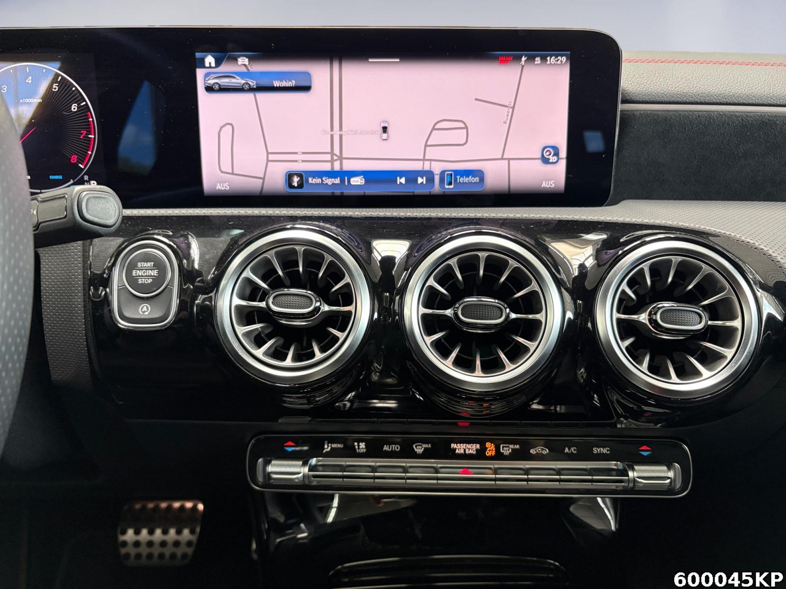 Fahrzeugabbildung Mercedes-Benz CLA 200 Shooting Brake AMG Line
