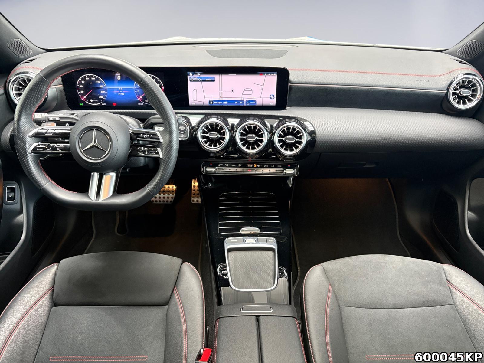 Fahrzeugabbildung Mercedes-Benz CLA 200 Shooting Brake AMG Line