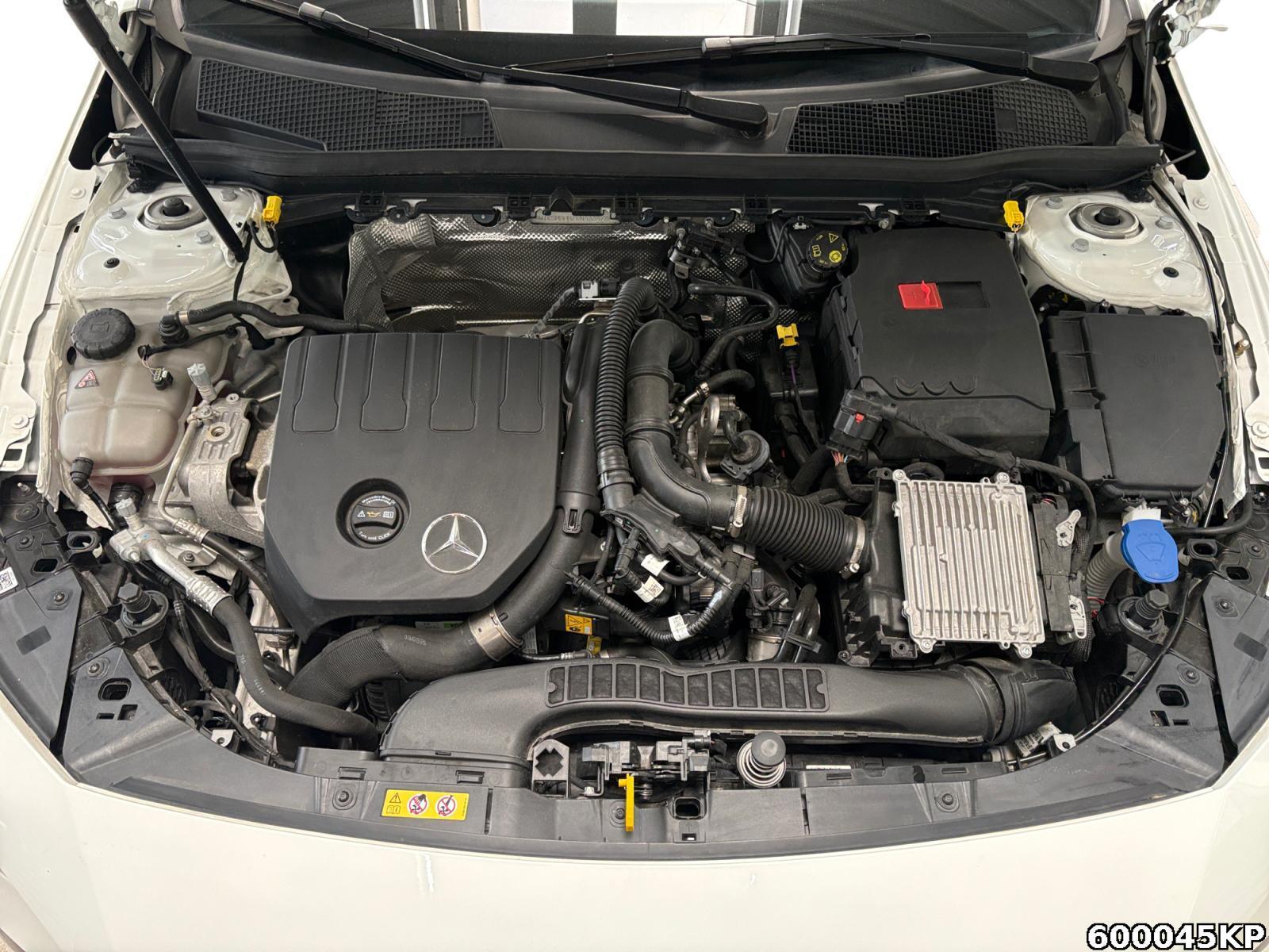 Fahrzeugabbildung Mercedes-Benz CLA 200 Shooting Brake AMG Line