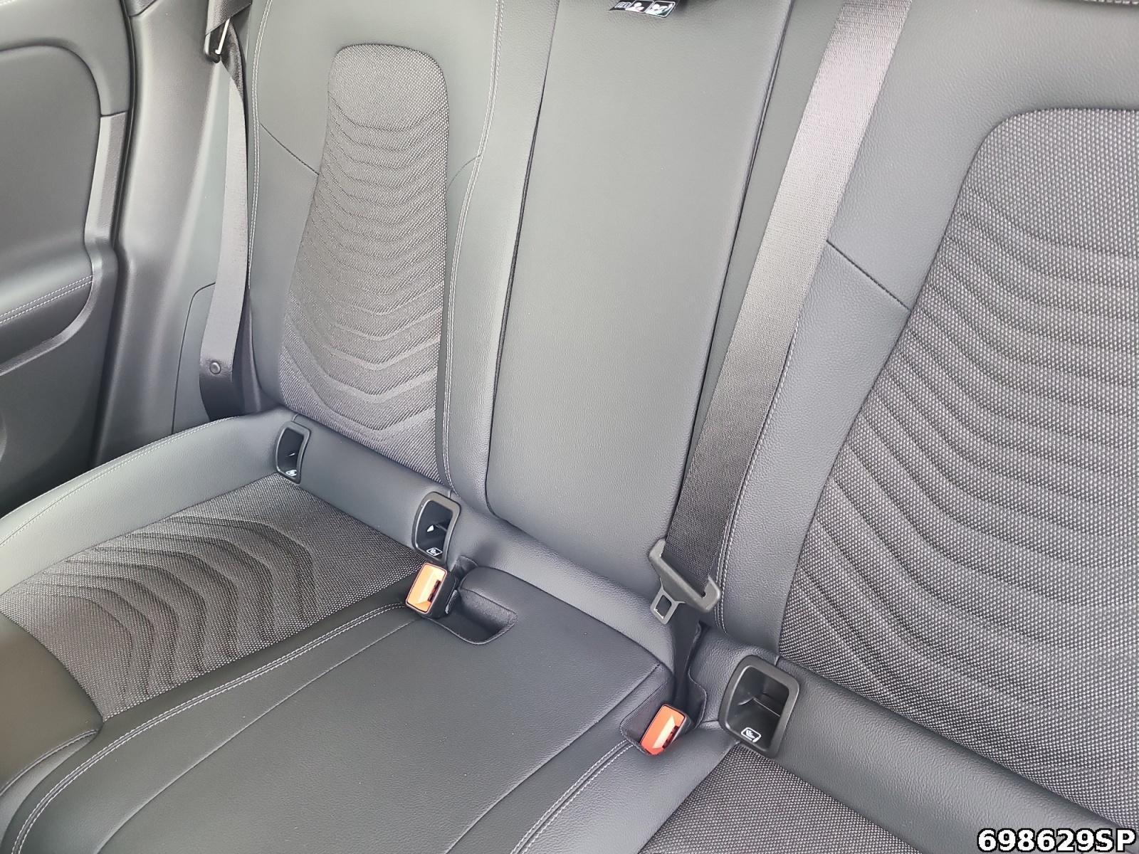 Fahrzeugabbildung Mercedes-Benz GLA 200 Progressive AHK Kamera LED