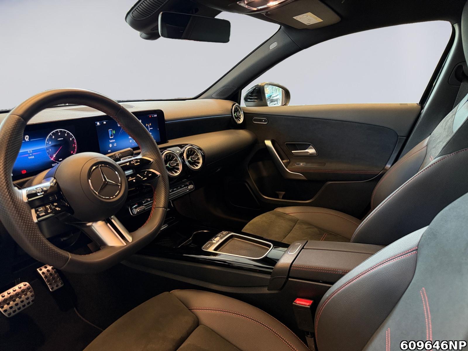 Fahrzeugabbildung Mercedes-Benz A 200 AMG AHK Distronic Kamera LED Ambiente 18